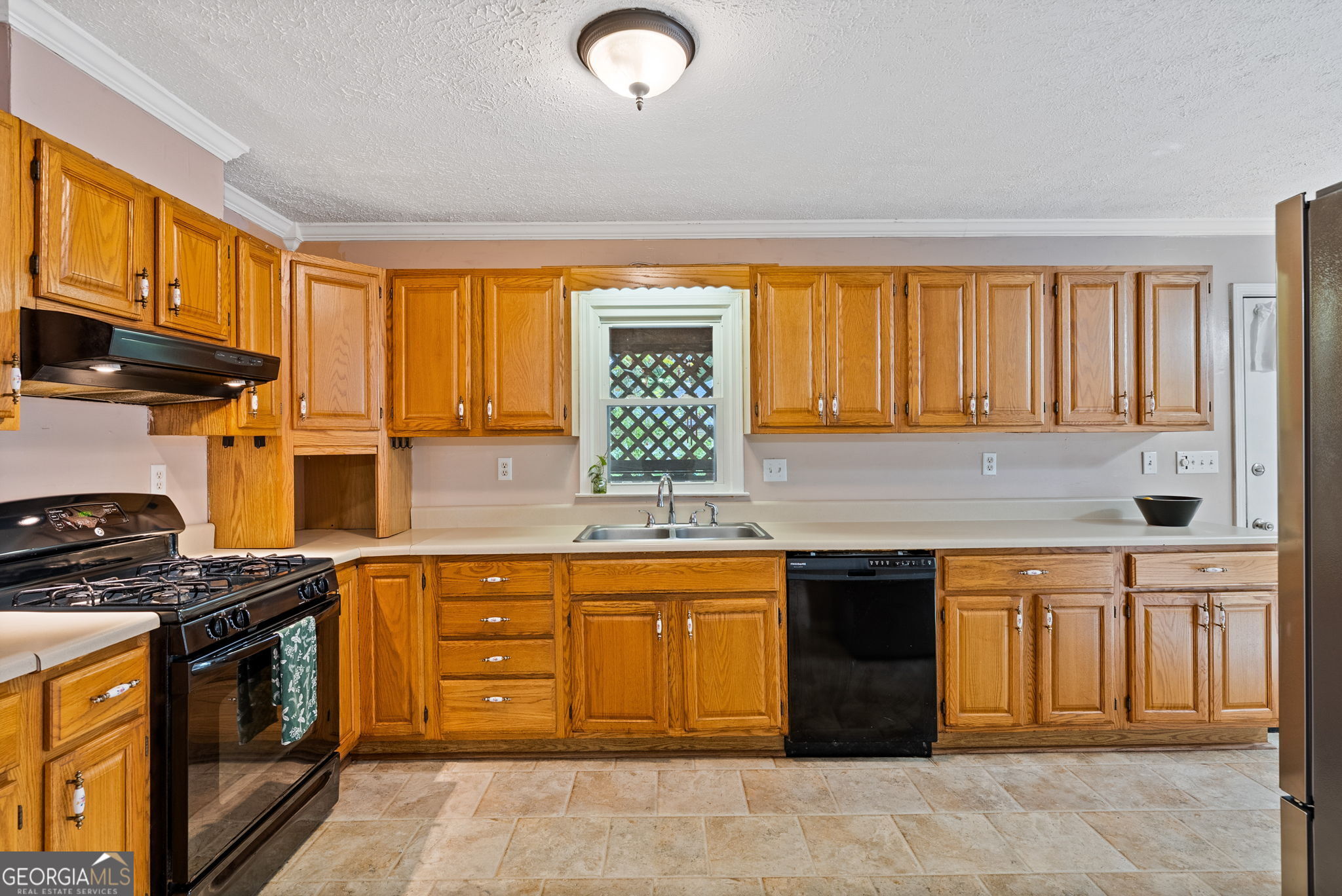 362 Lane Drive Property Photo 6