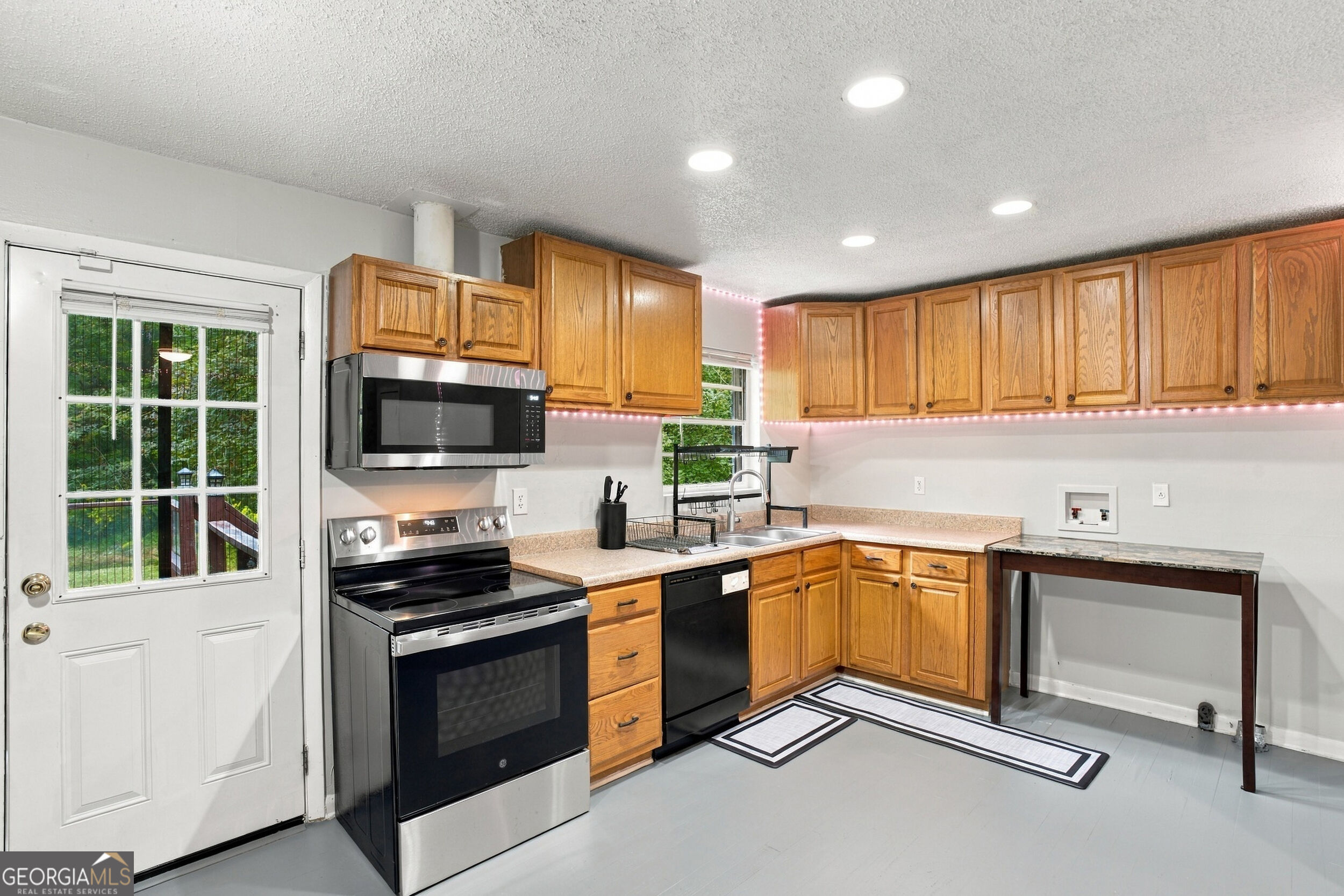 4533 Richard Road Property Photo 15