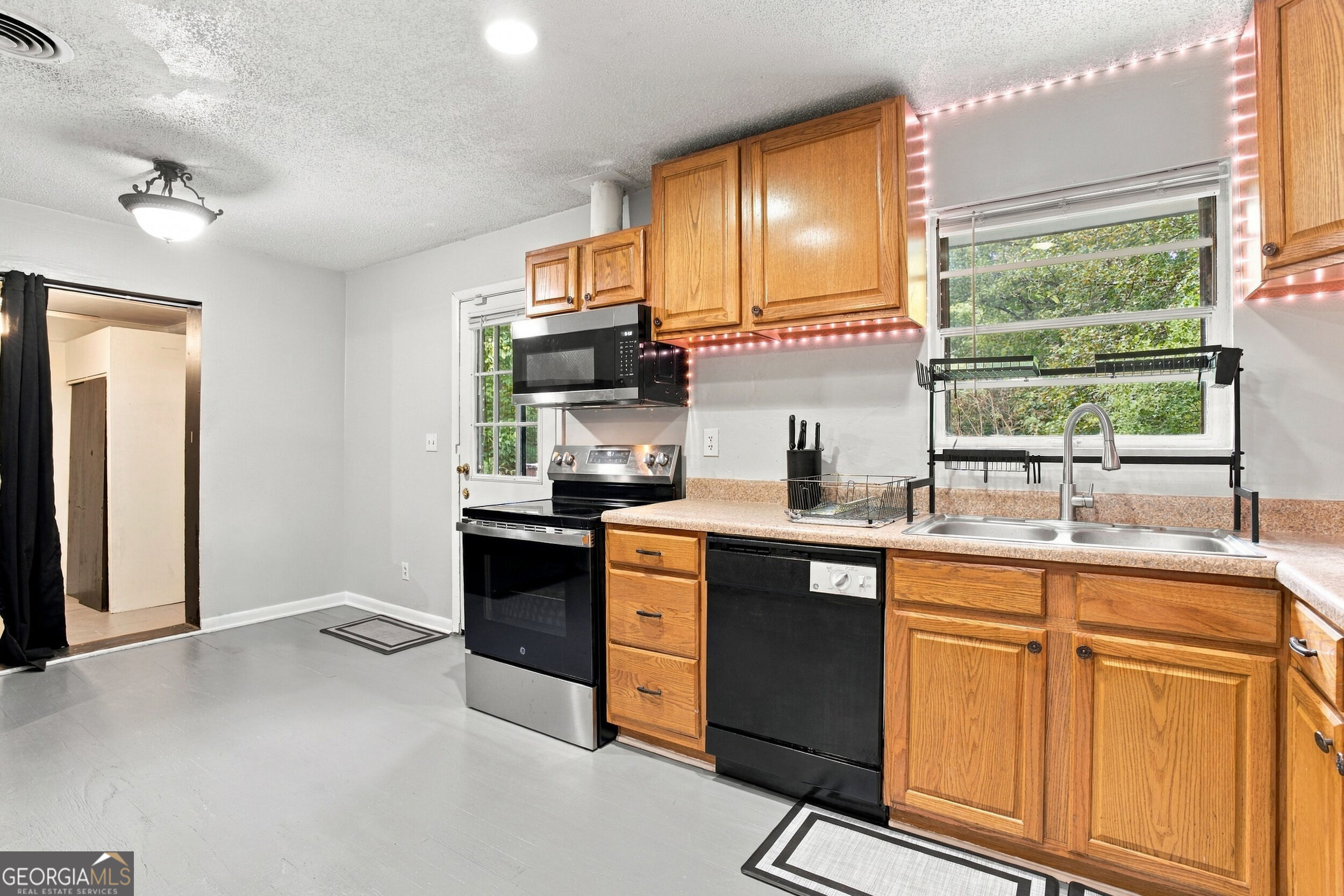 4533 Richard Road Property Photo 16