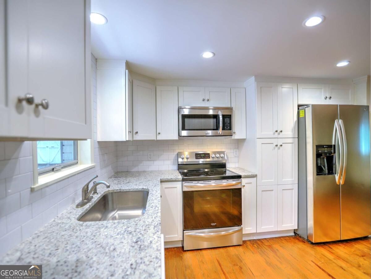 5465 Honeysuckle Trail Property Photo 5