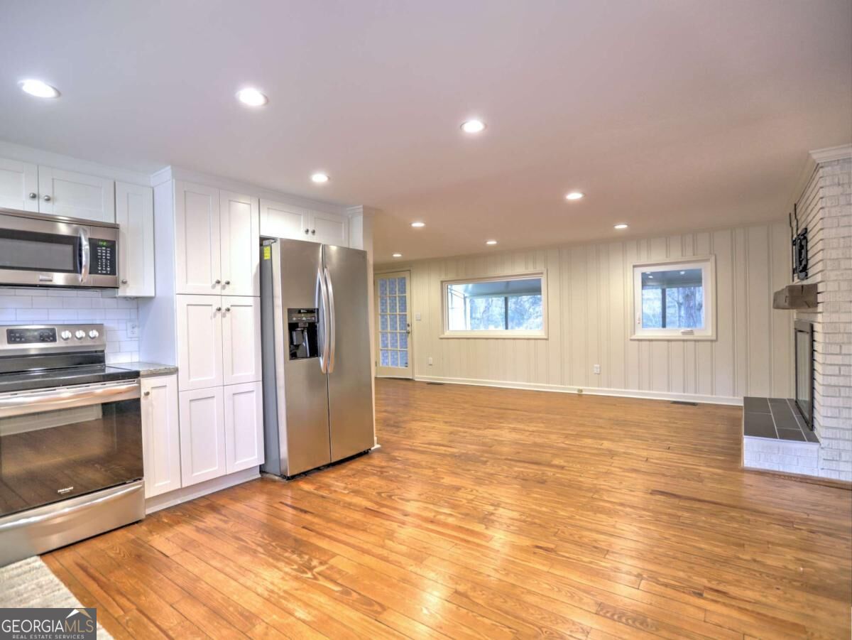 5465 Honeysuckle Trail Property Photo 6