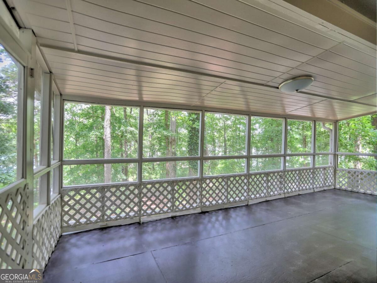 5465 Honeysuckle Trail Property Photo 12