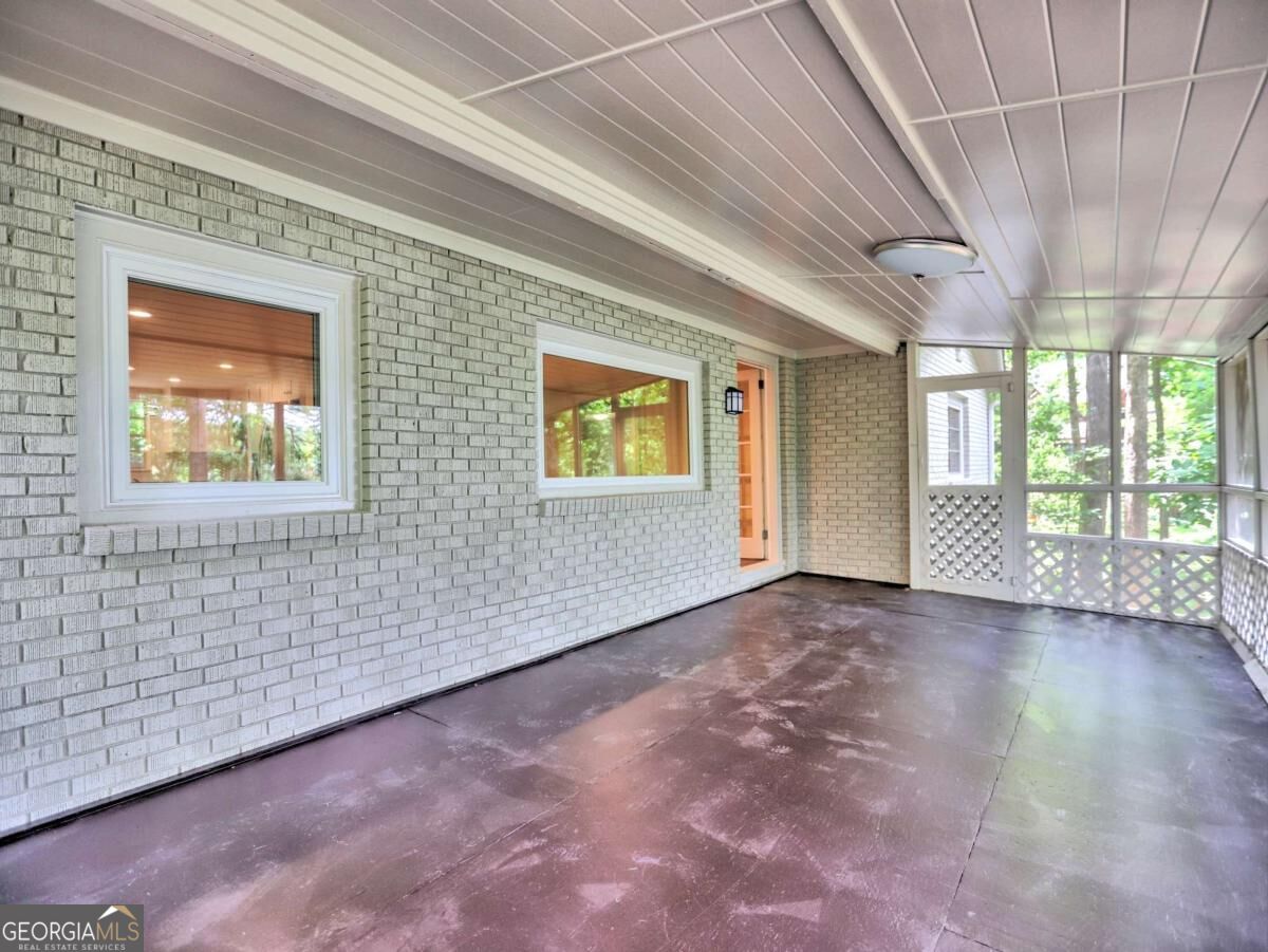 5465 Honeysuckle Trail Property Photo 13