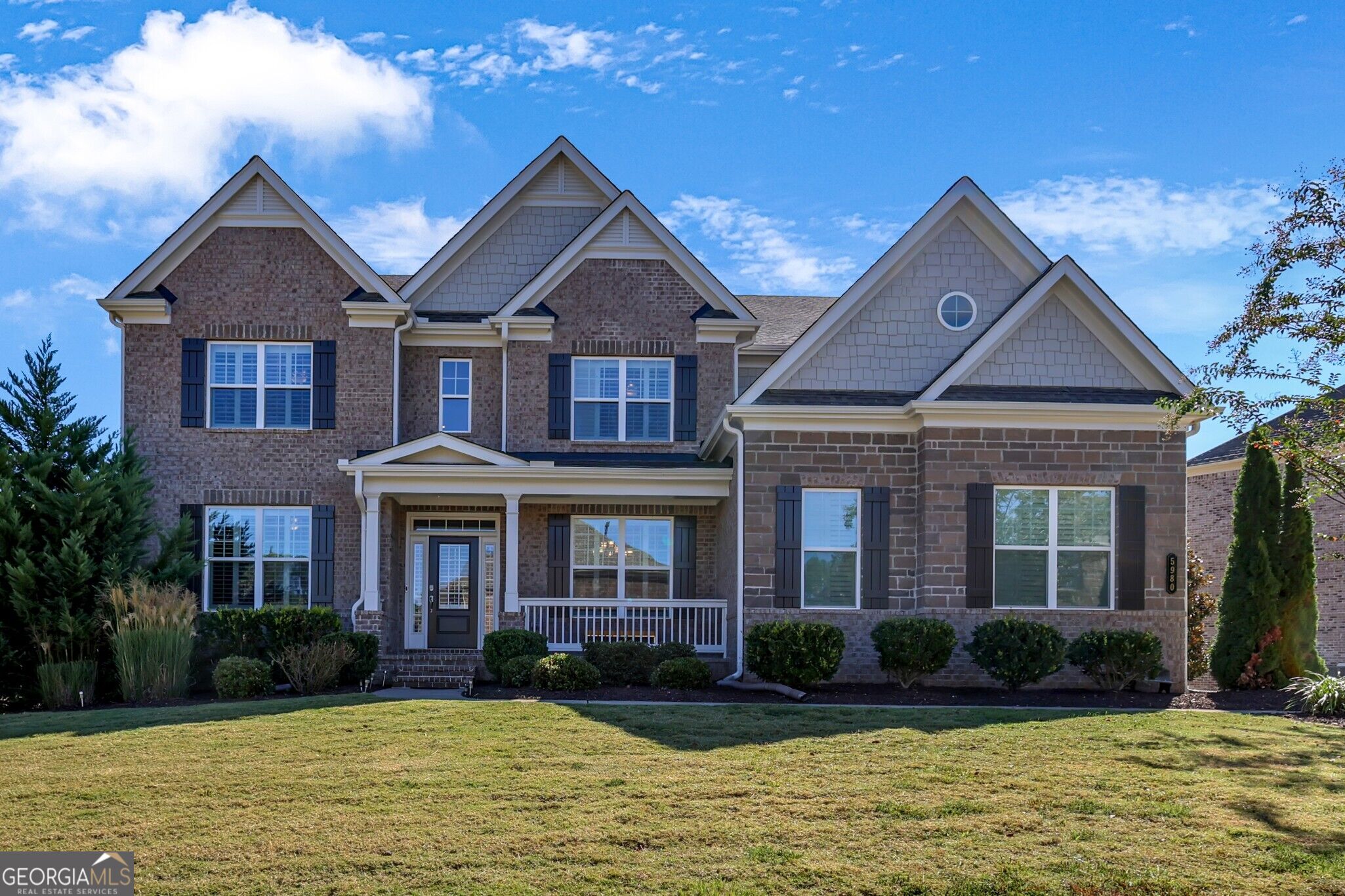 5980 Roxboro Court Property Photo 1