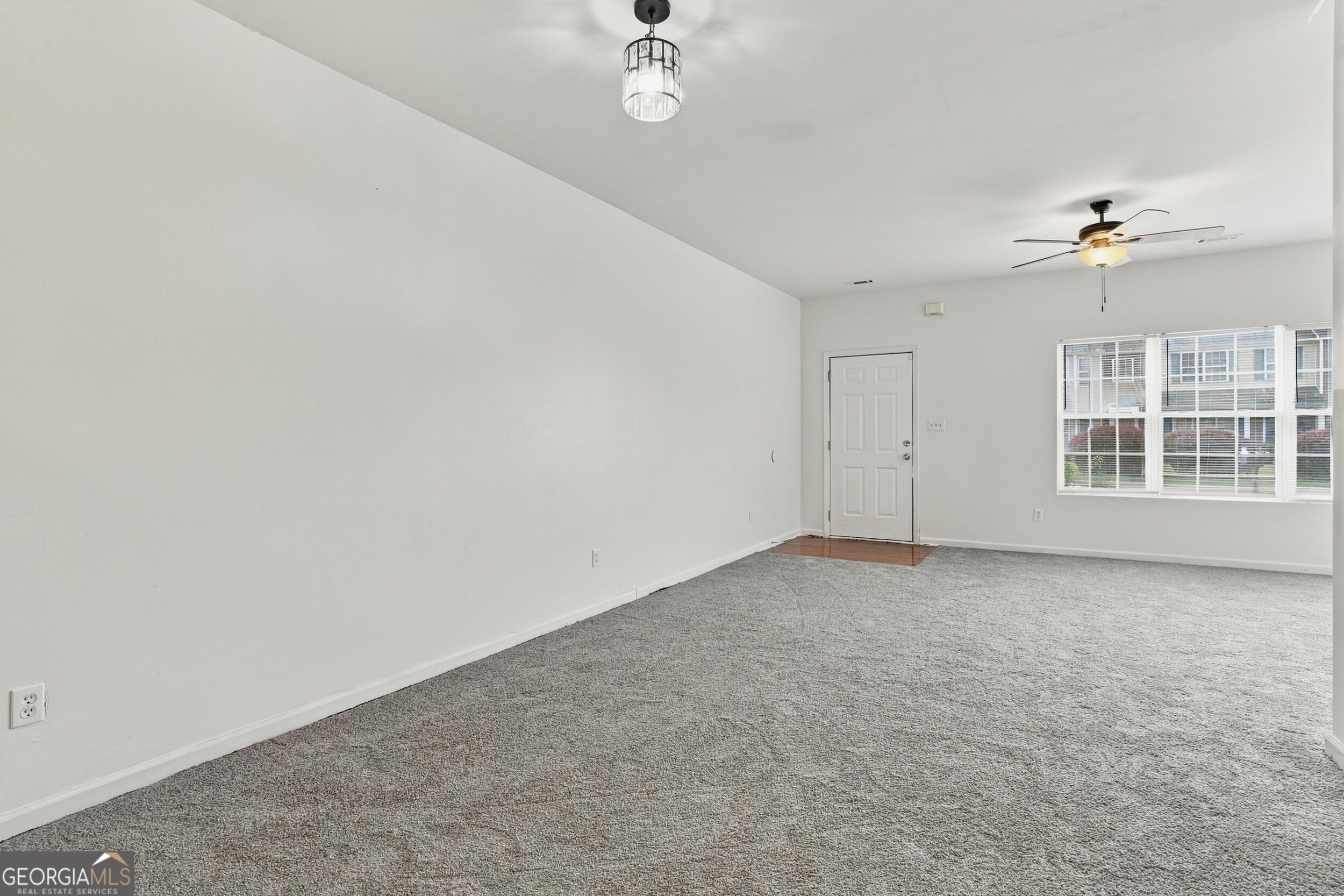 8260 Oakley Circle Property Photo 7