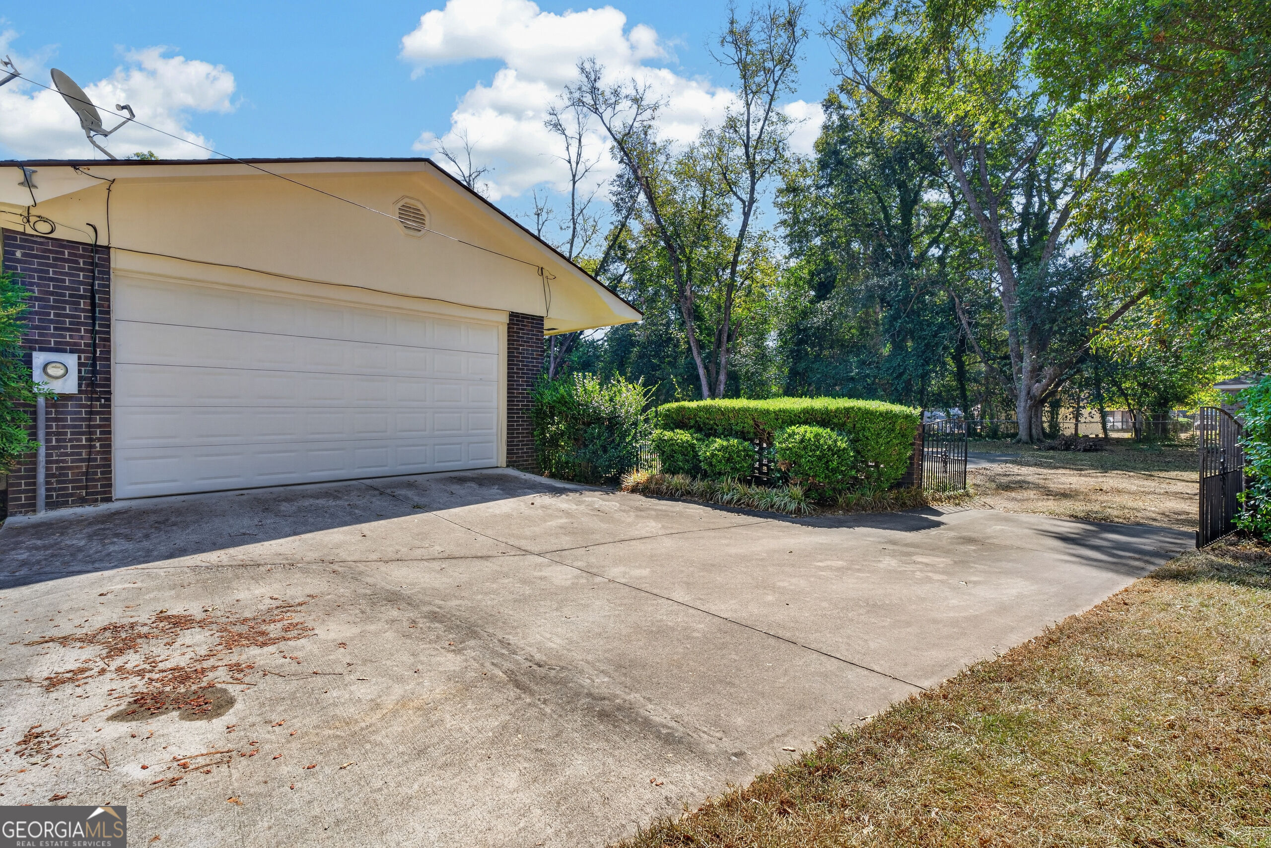 4210 Jones Road Property Photo 5