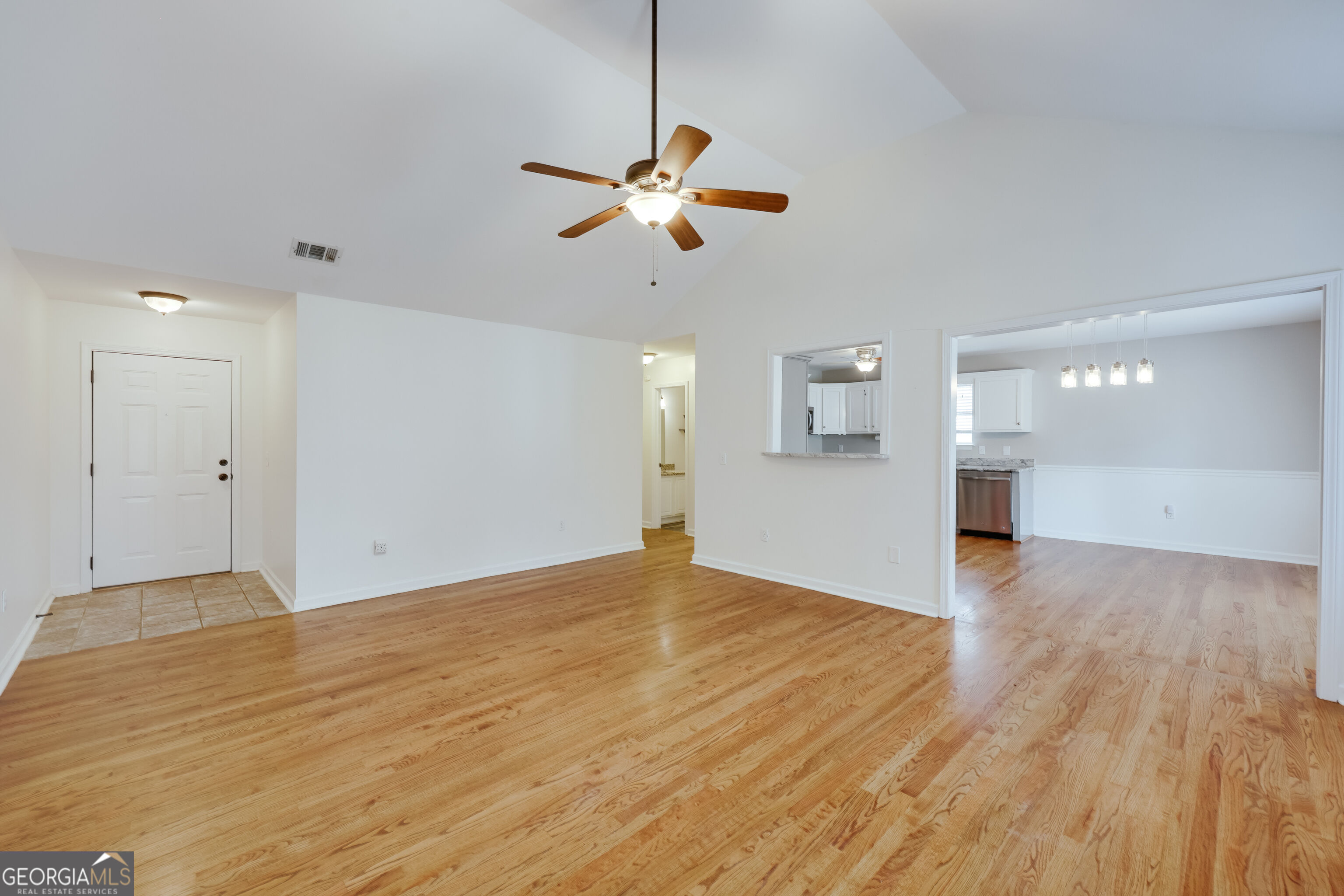 1021 Jessica Way Property Photo 7