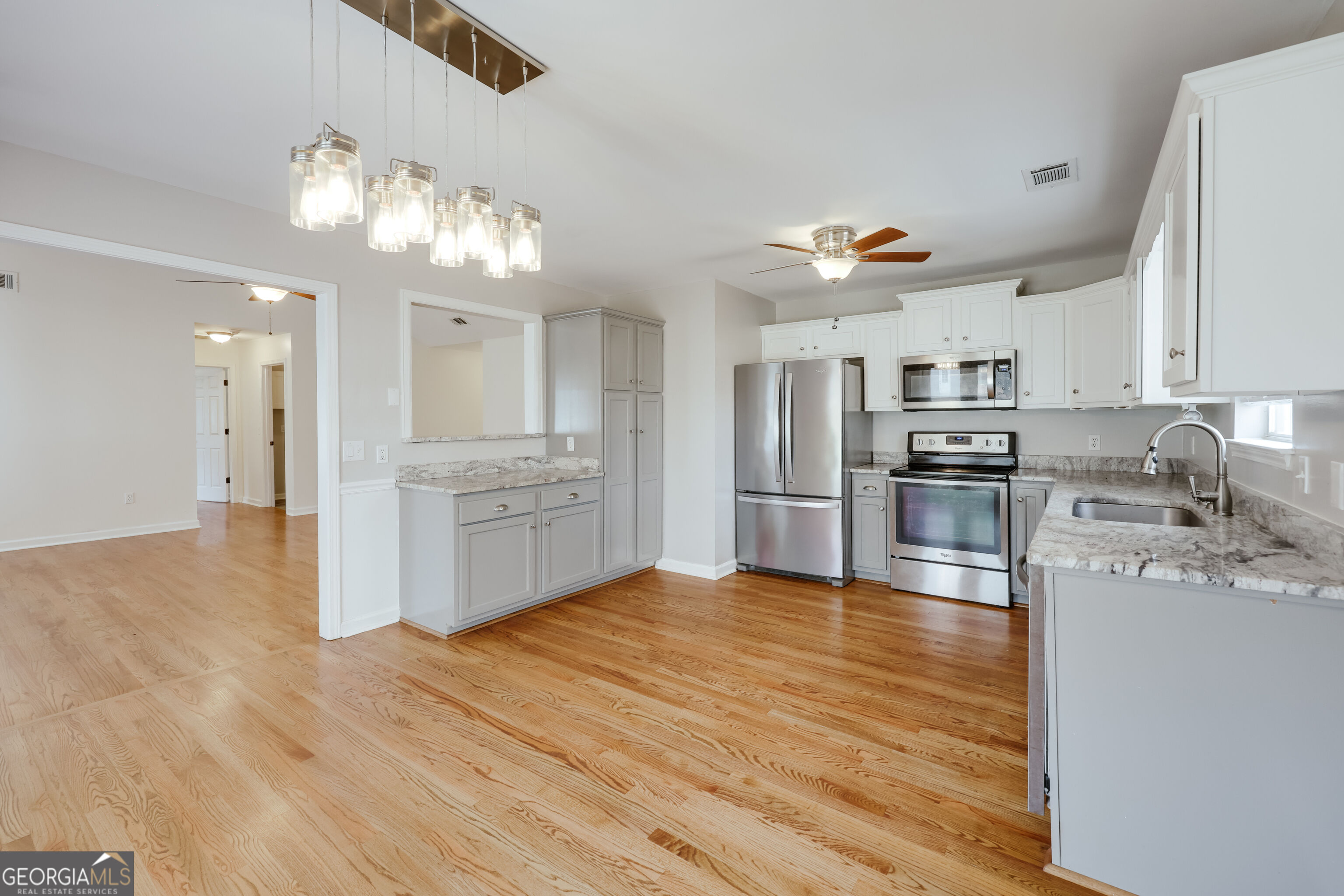 1021 Jessica Way Property Photo 10