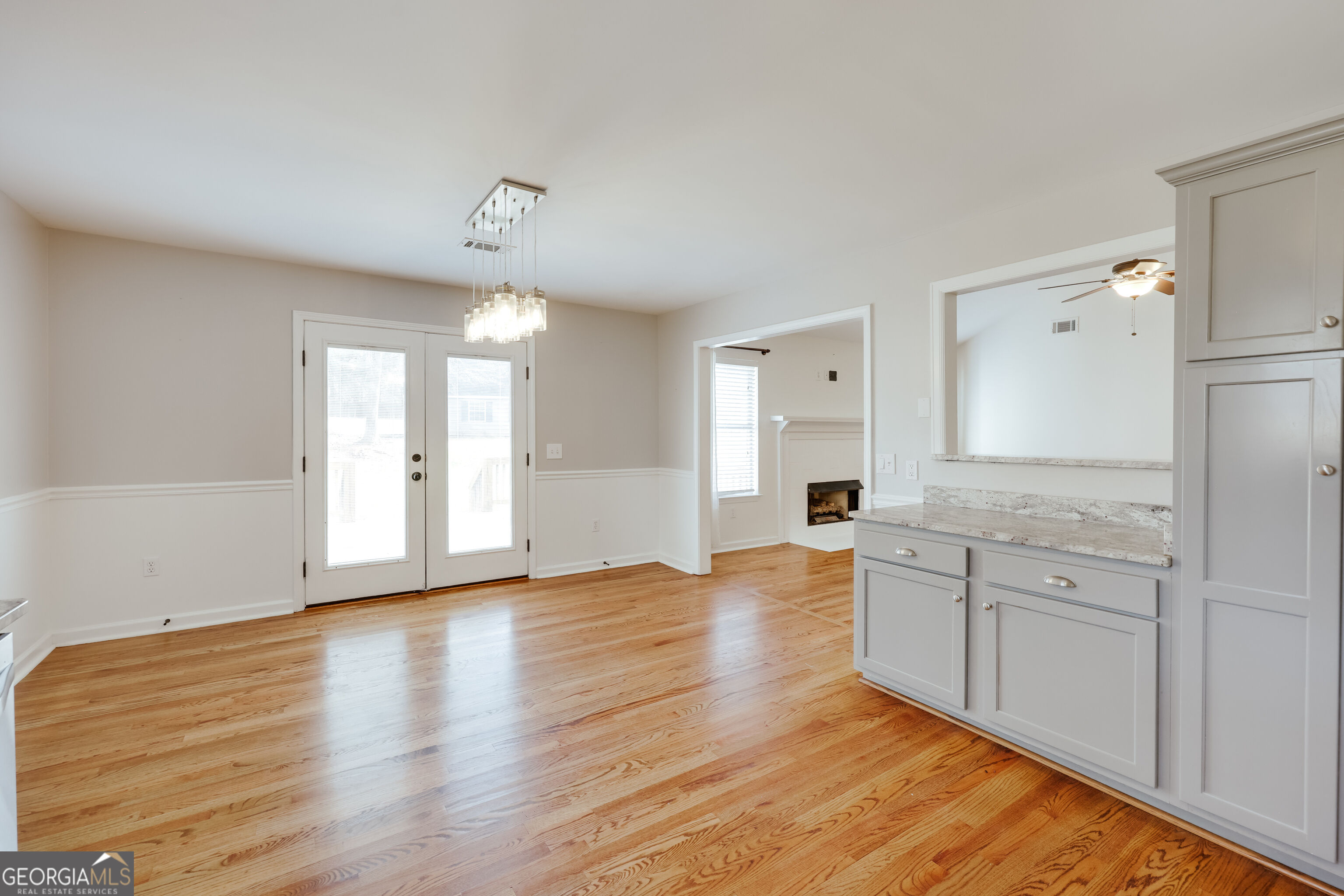 1021 Jessica Way Property Photo 11