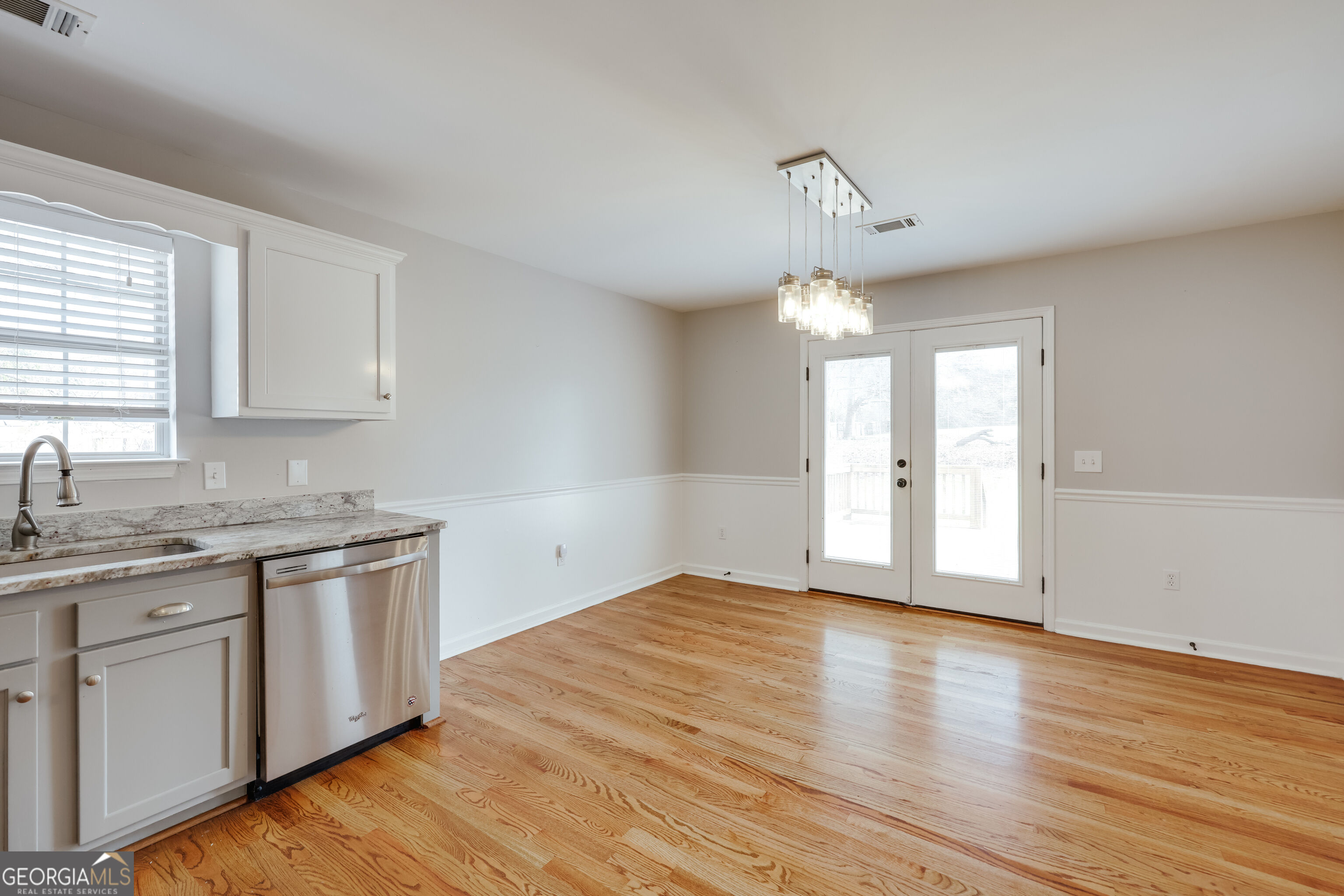 1021 Jessica Way Property Photo 12
