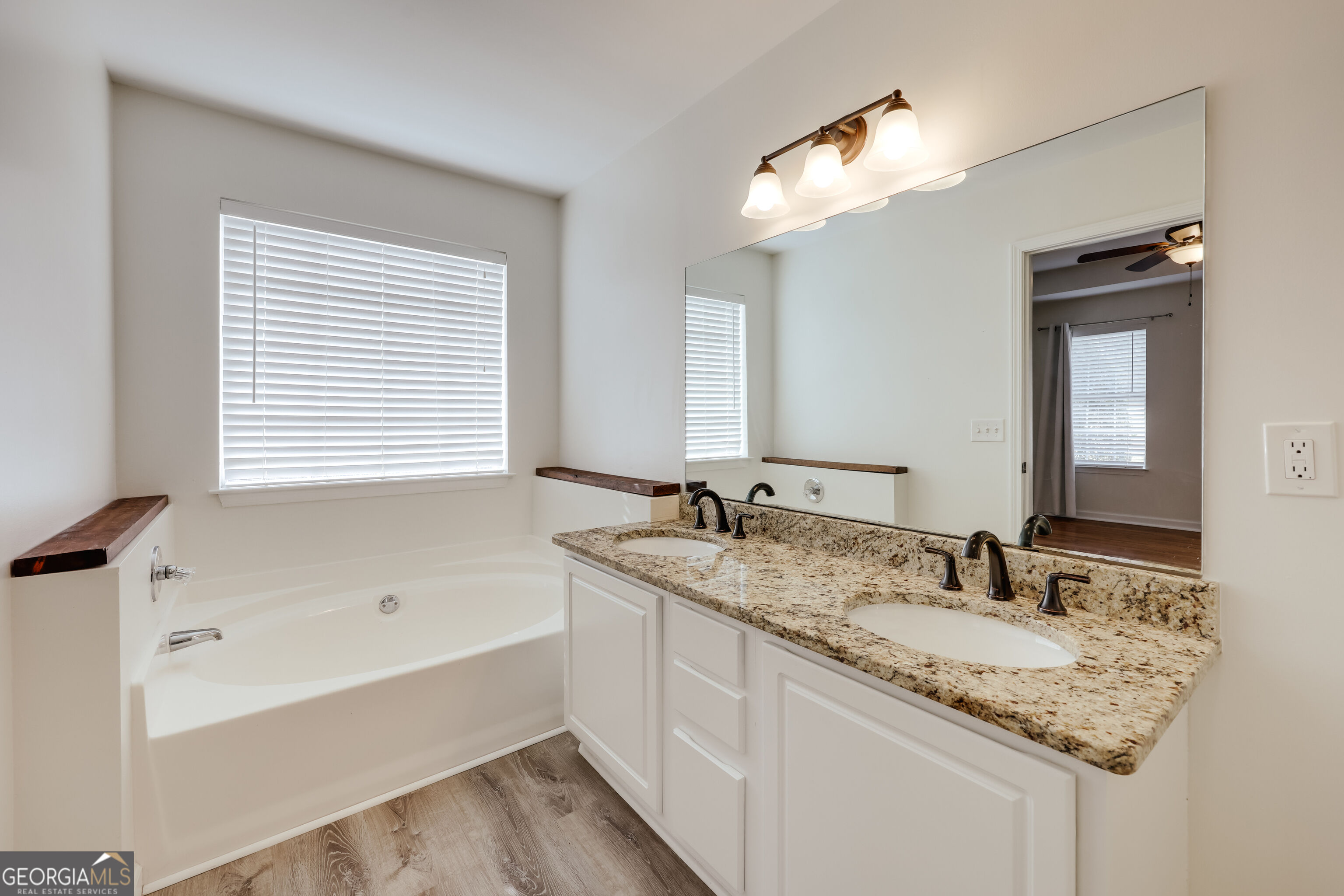 1021 Jessica Way Property Photo 27