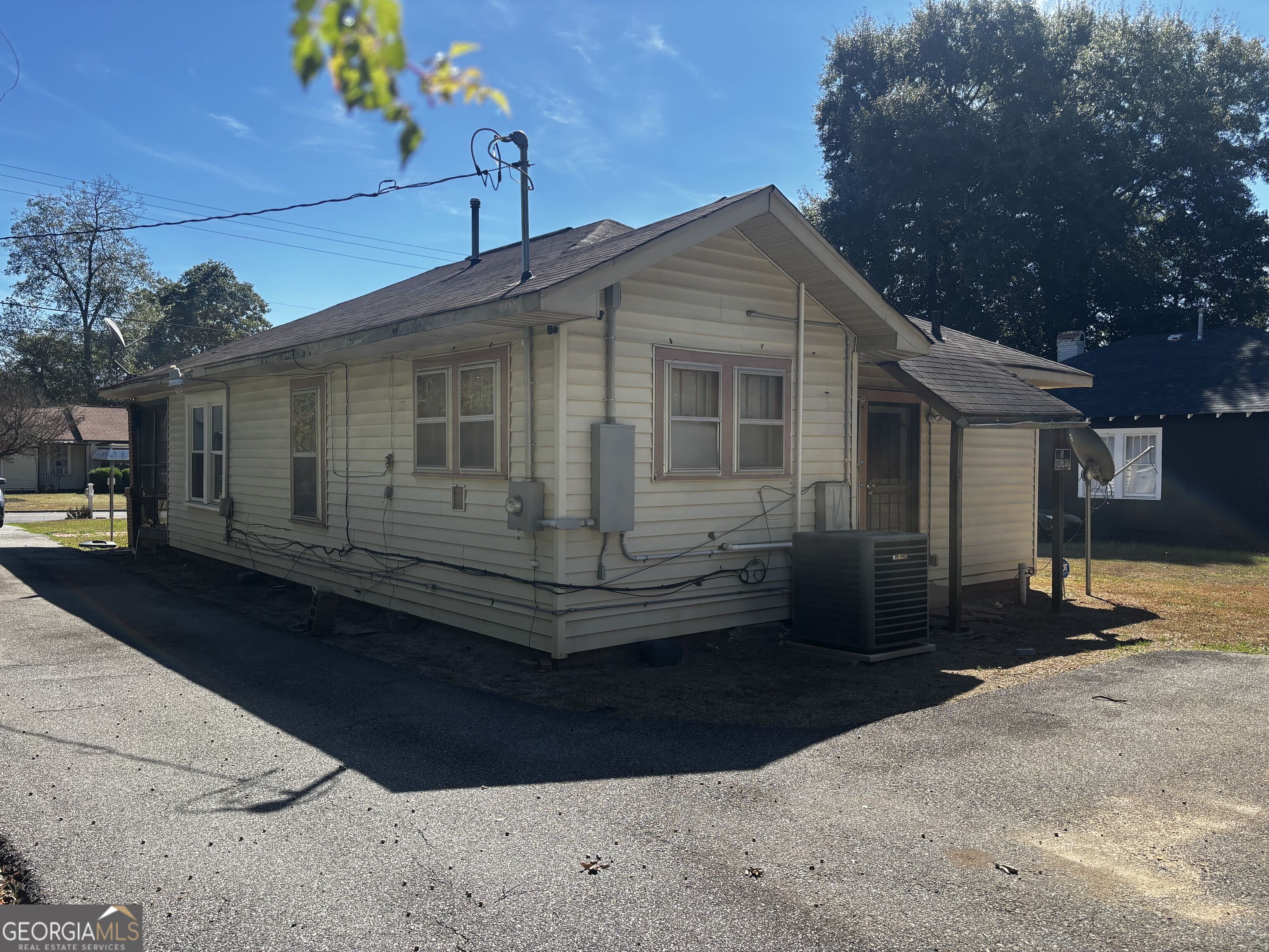 4377 Mikado Avenue Property Photo 4