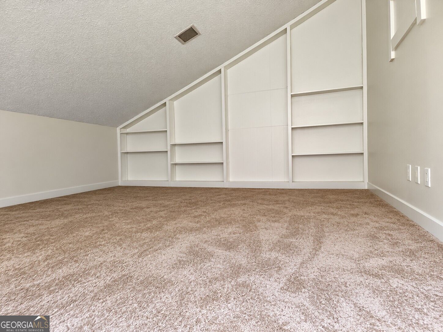 1086 Village Road Property Photo 13