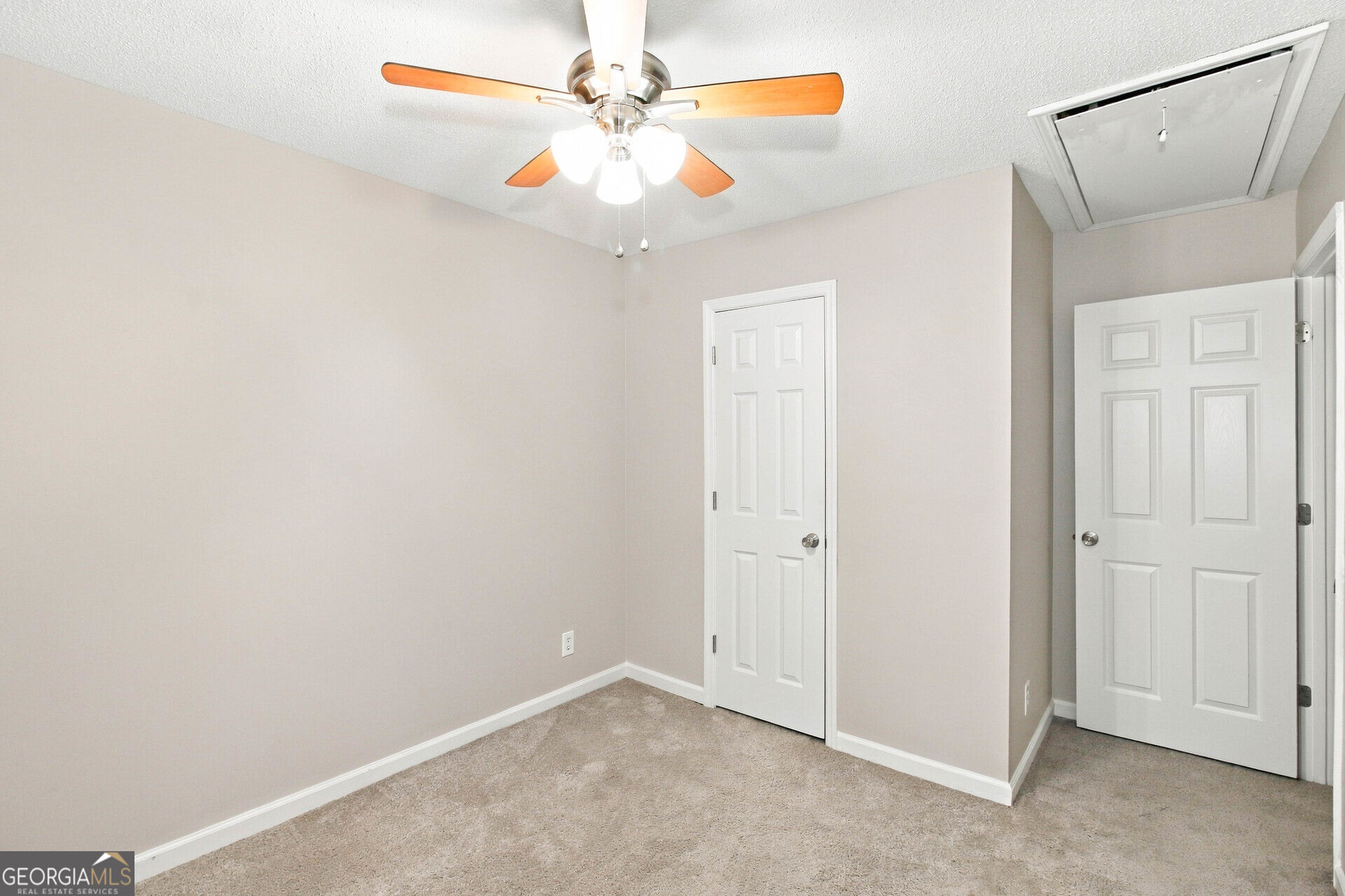 28 Pine Grove Circle Property Photo 15