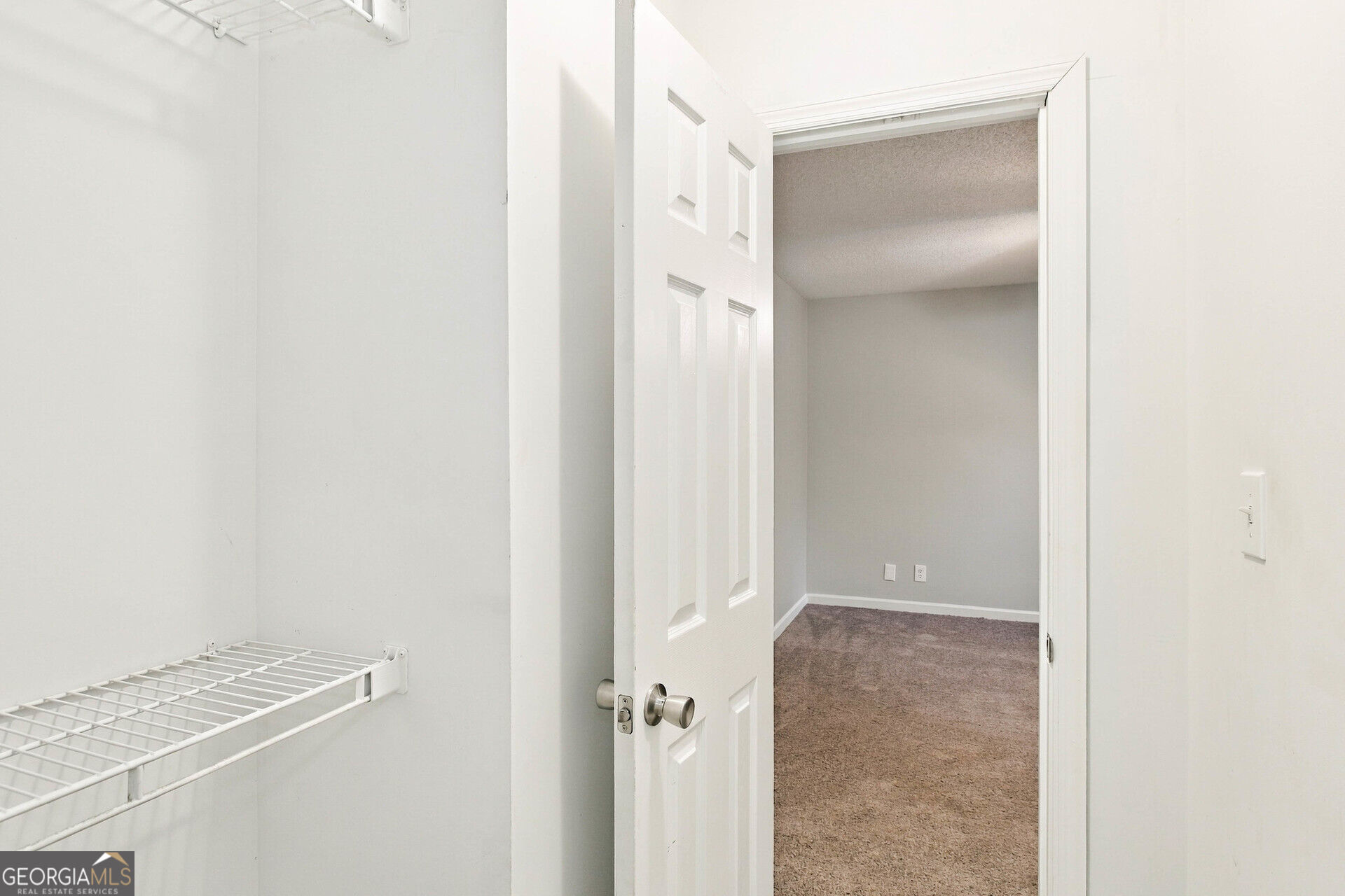 28 Pine Grove Circle Property Photo 16