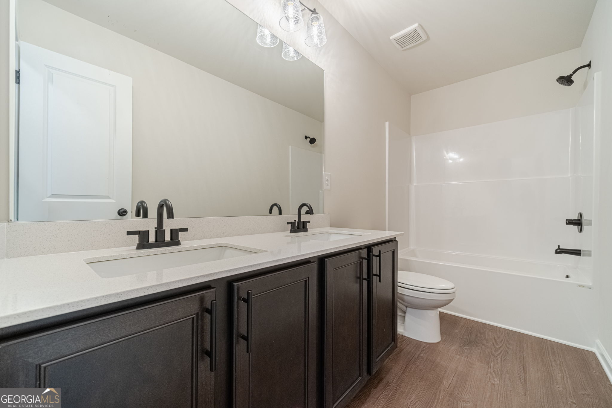 257 Pinewood Property Photo 38