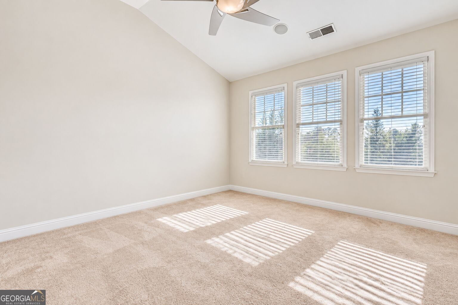 5250 Kershaw Court Se Property Photo 16