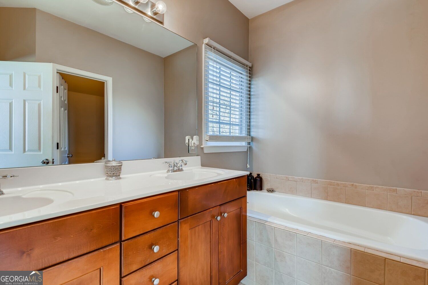 5250 Kershaw Court Se Property Photo 17