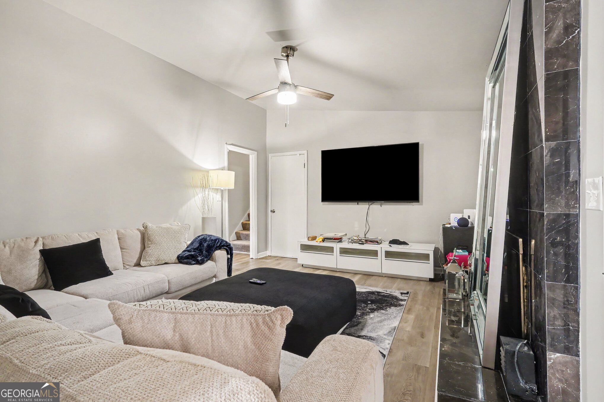1870 Sandgate Circle Property Photo 7