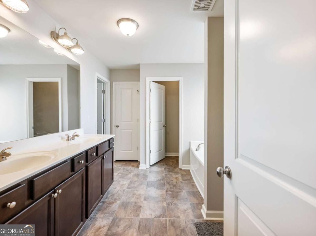 5907 Waterway Place Property Photo 19