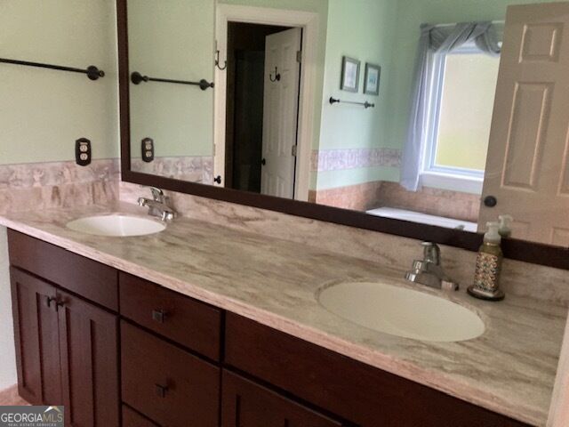 124 Cedar Creek Drive Property Photo 10