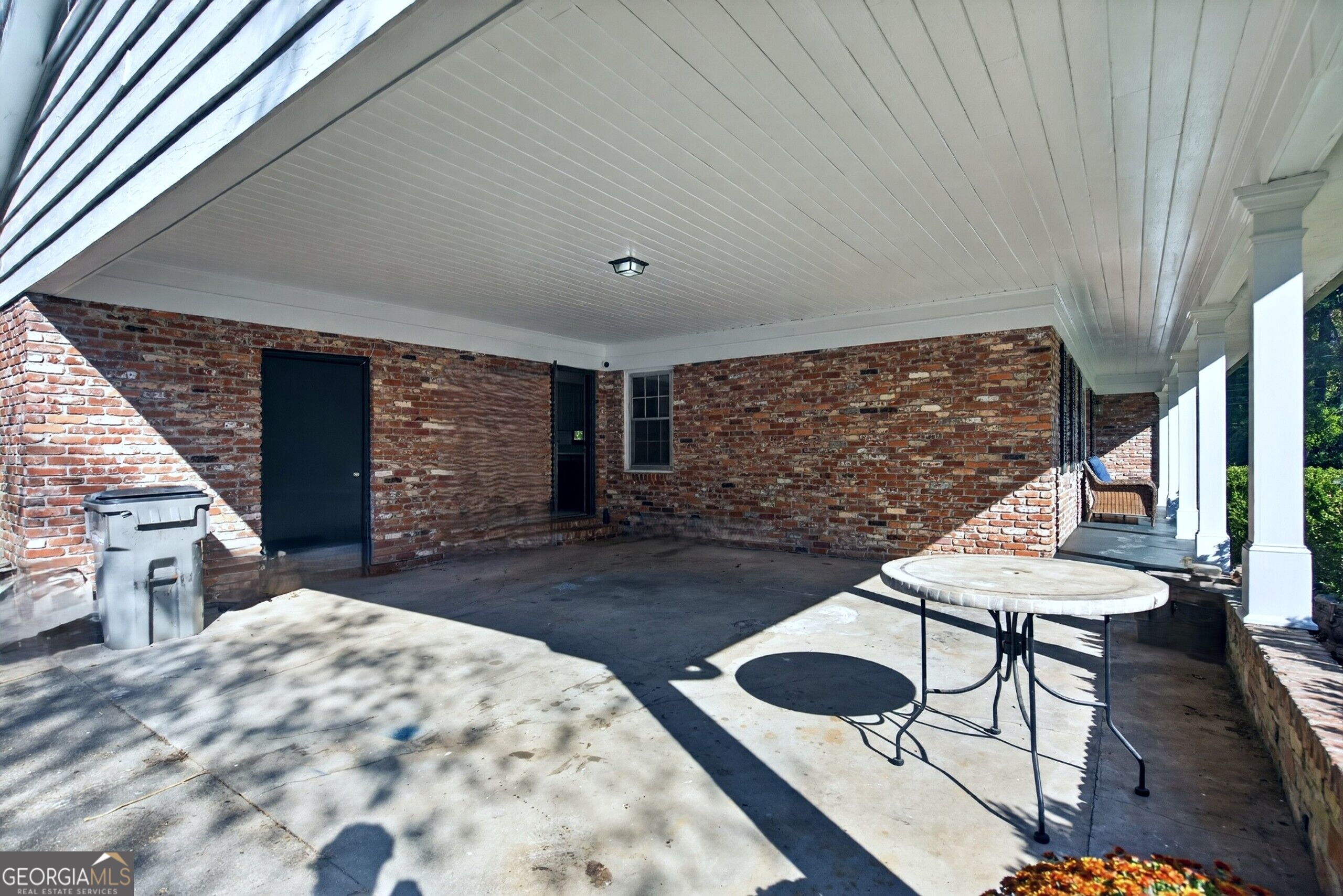 219 Westwood Drive Property Photo 3