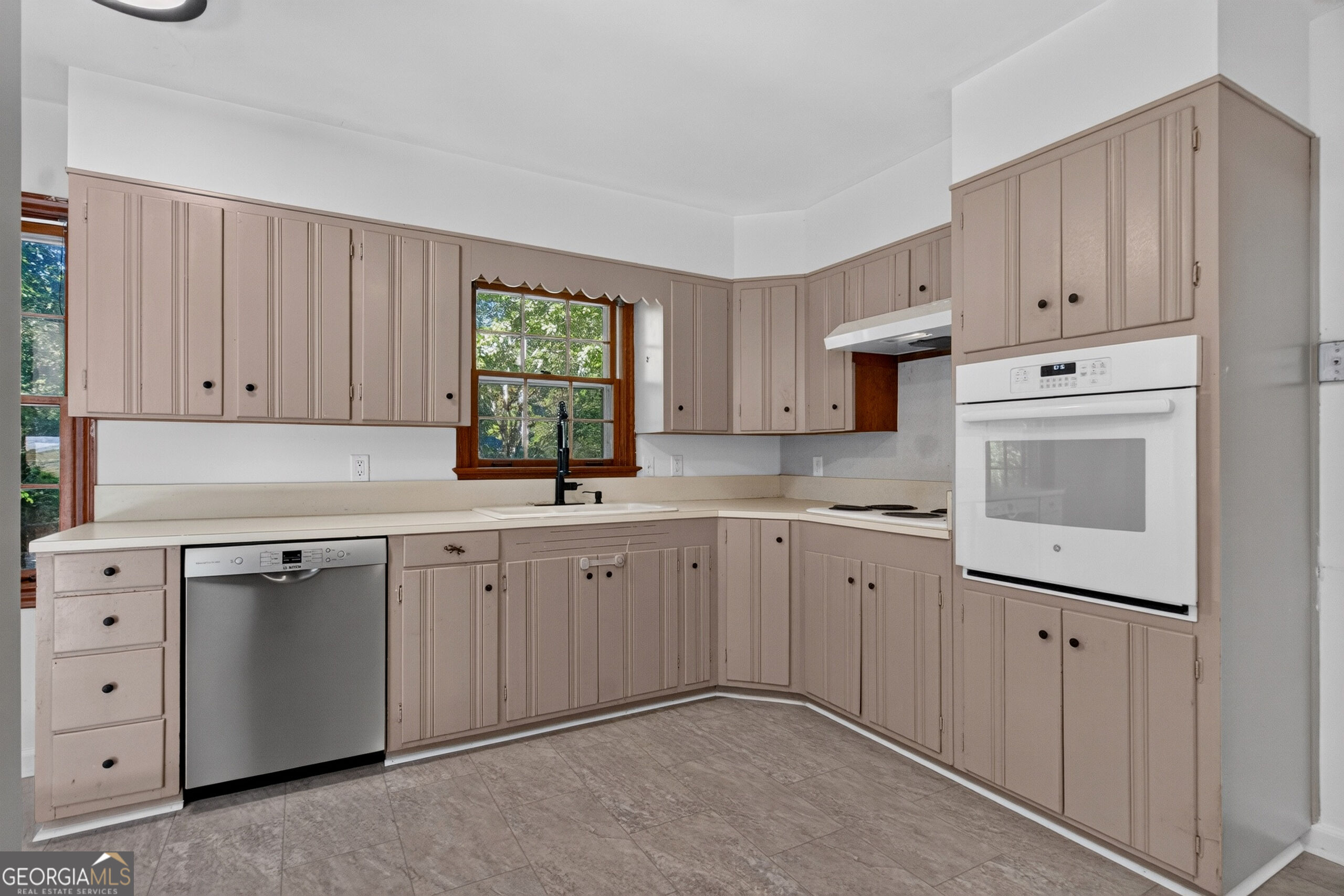 219 Westwood Drive Property Photo 13