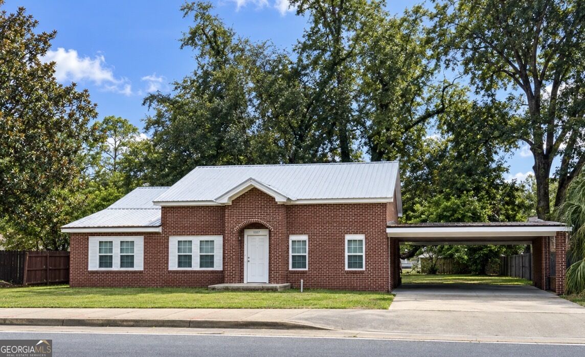 177 W Brazell Street Property Photo 1