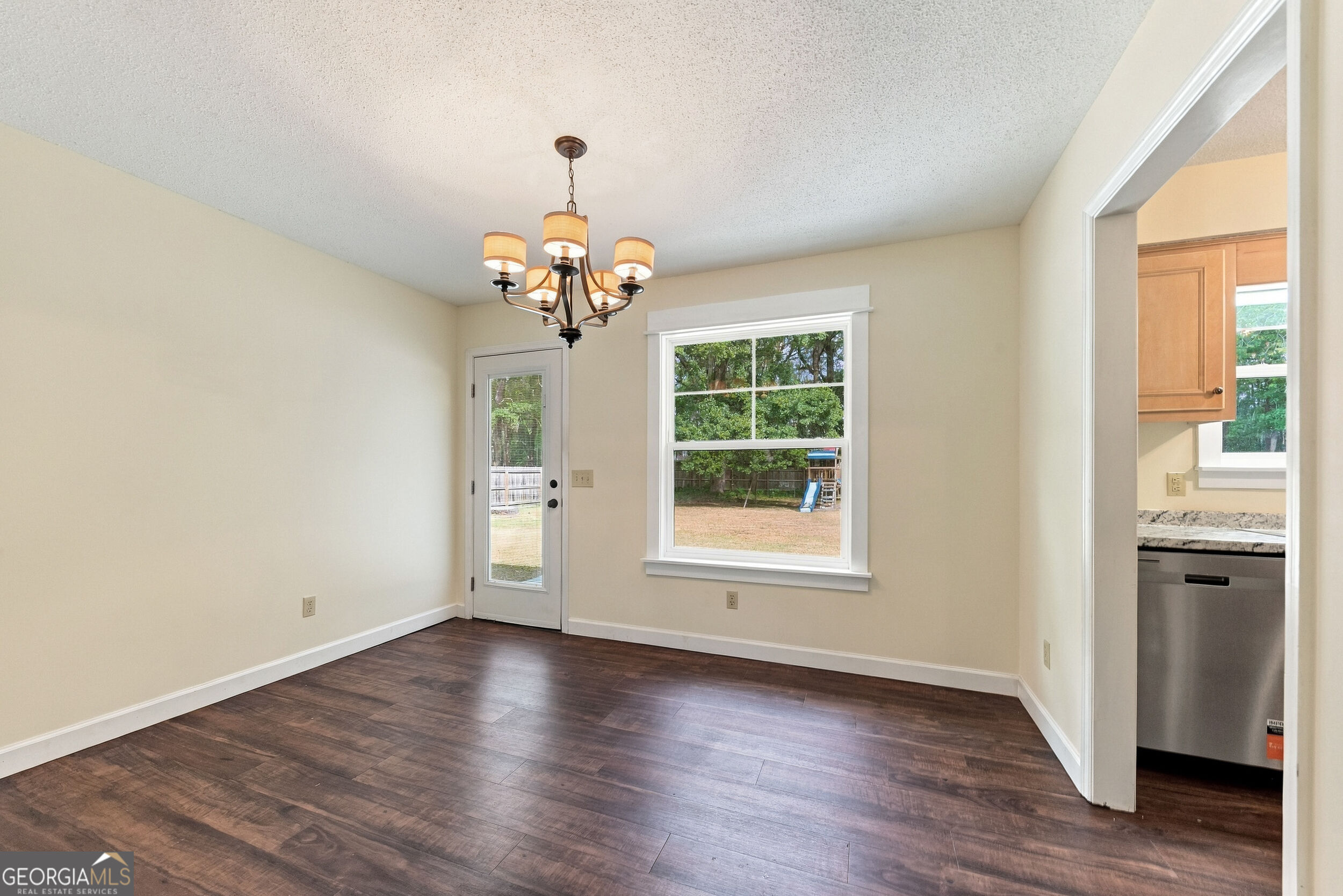 703 E Bay Avenue Property Photo 16