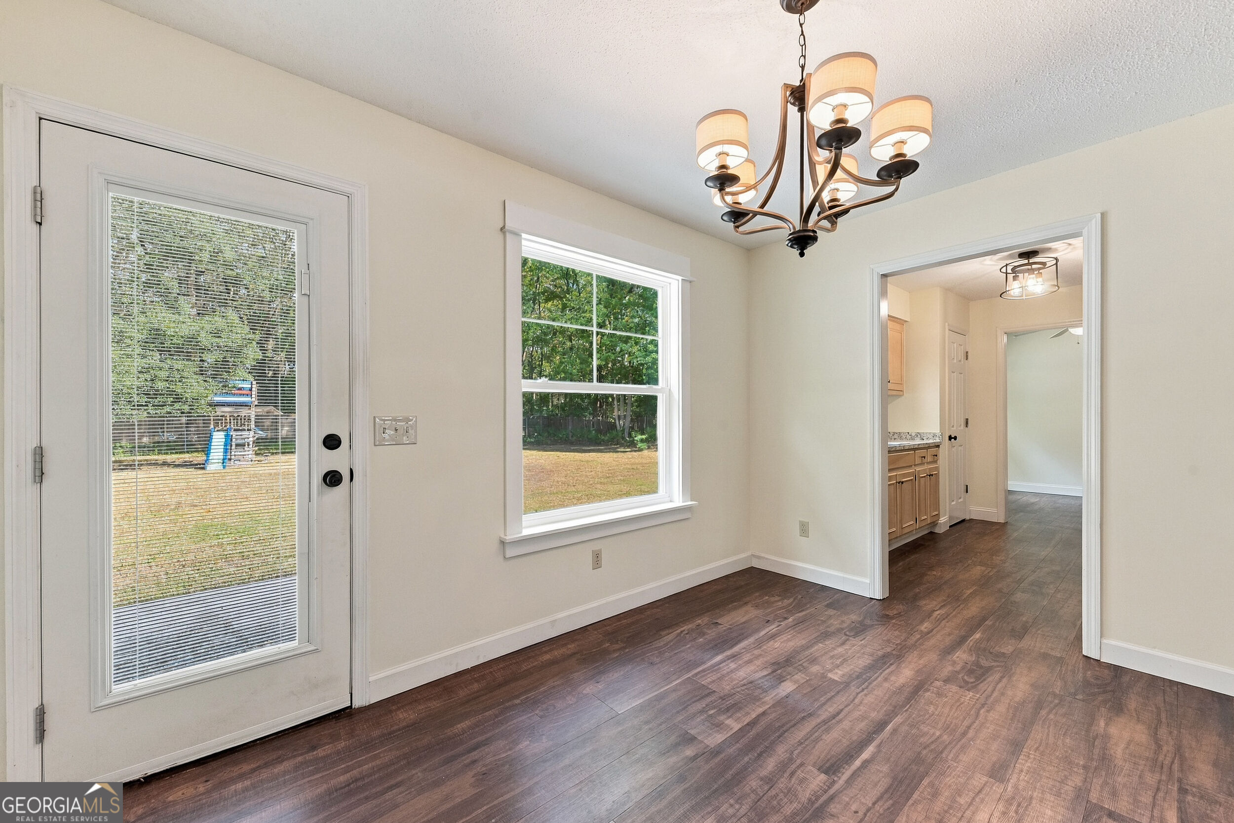 703 E Bay Avenue Property Photo 17