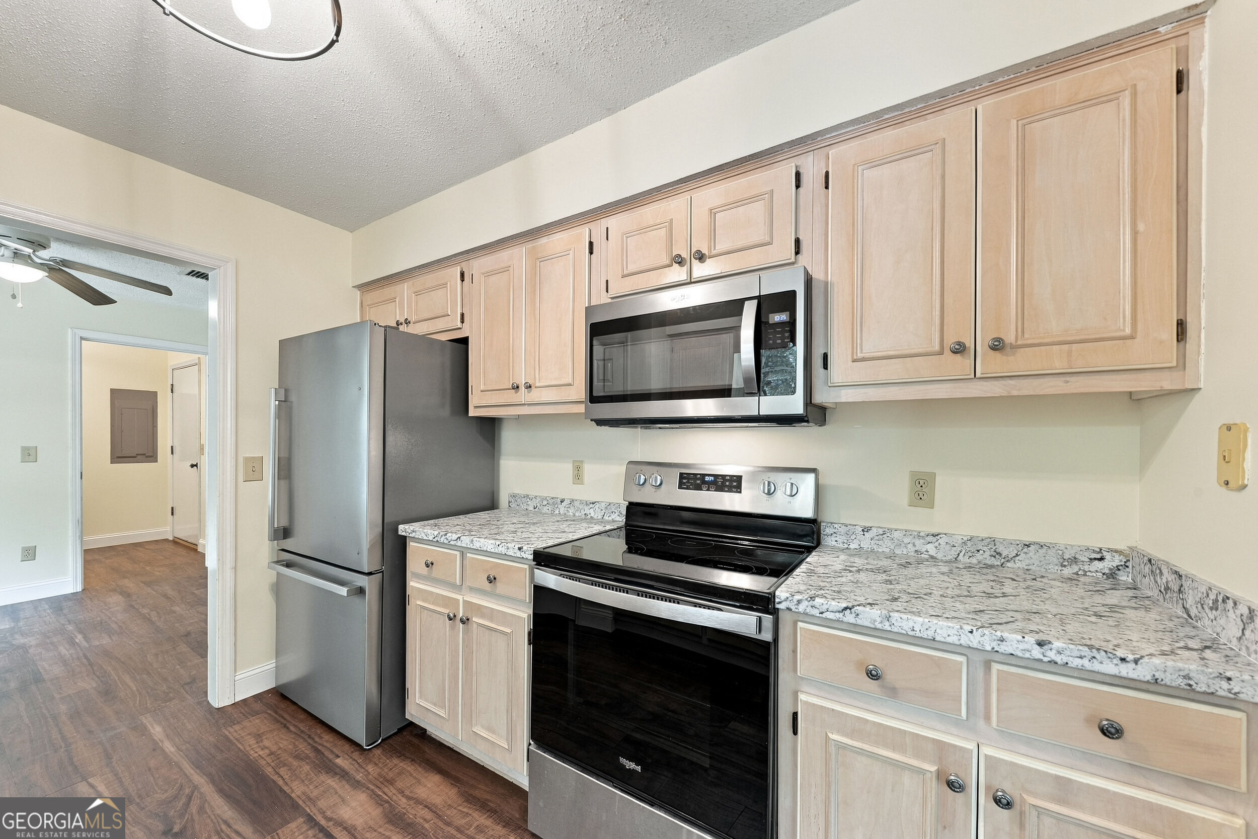 703 E Bay Avenue Property Photo 19
