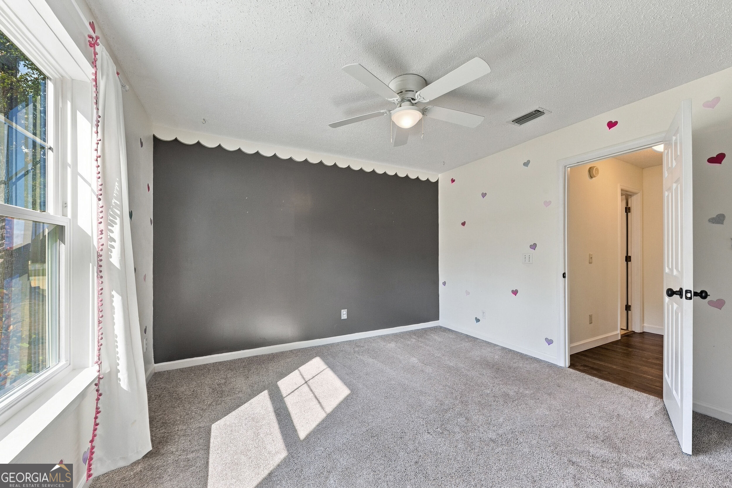 703 E Bay Avenue Property Photo 24