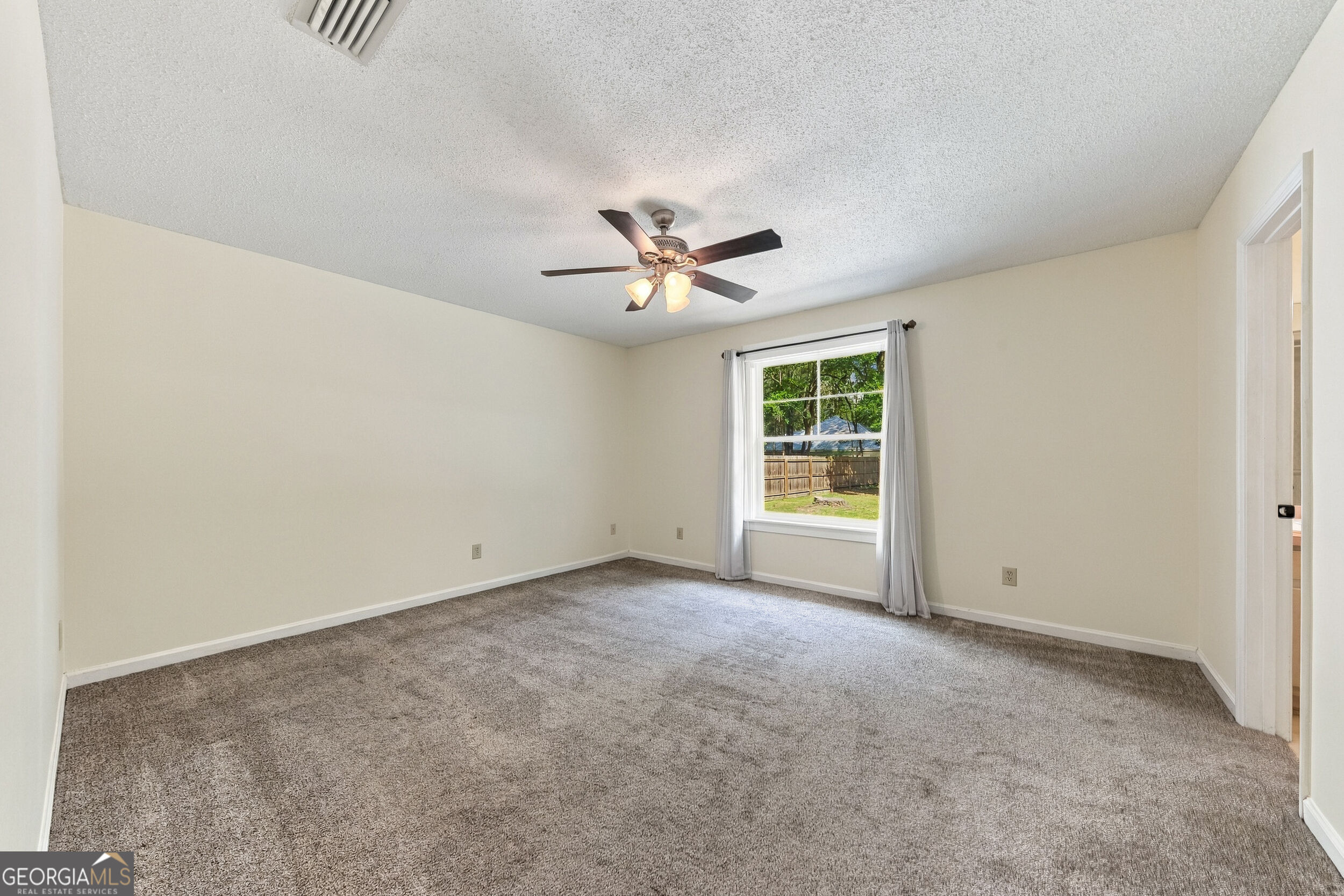 703 E Bay Avenue Property Photo 32