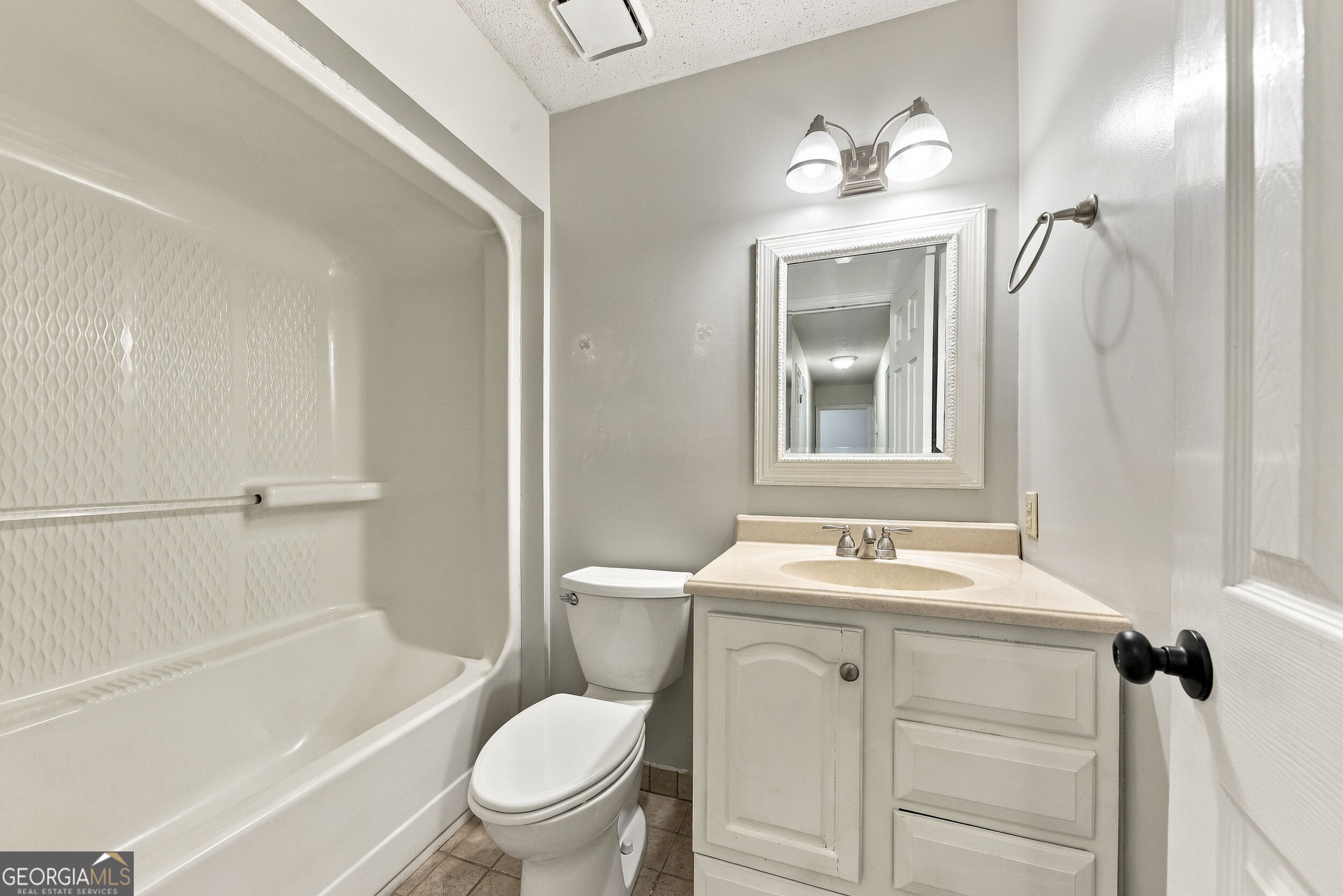 703 E Bay Avenue Property Photo 36