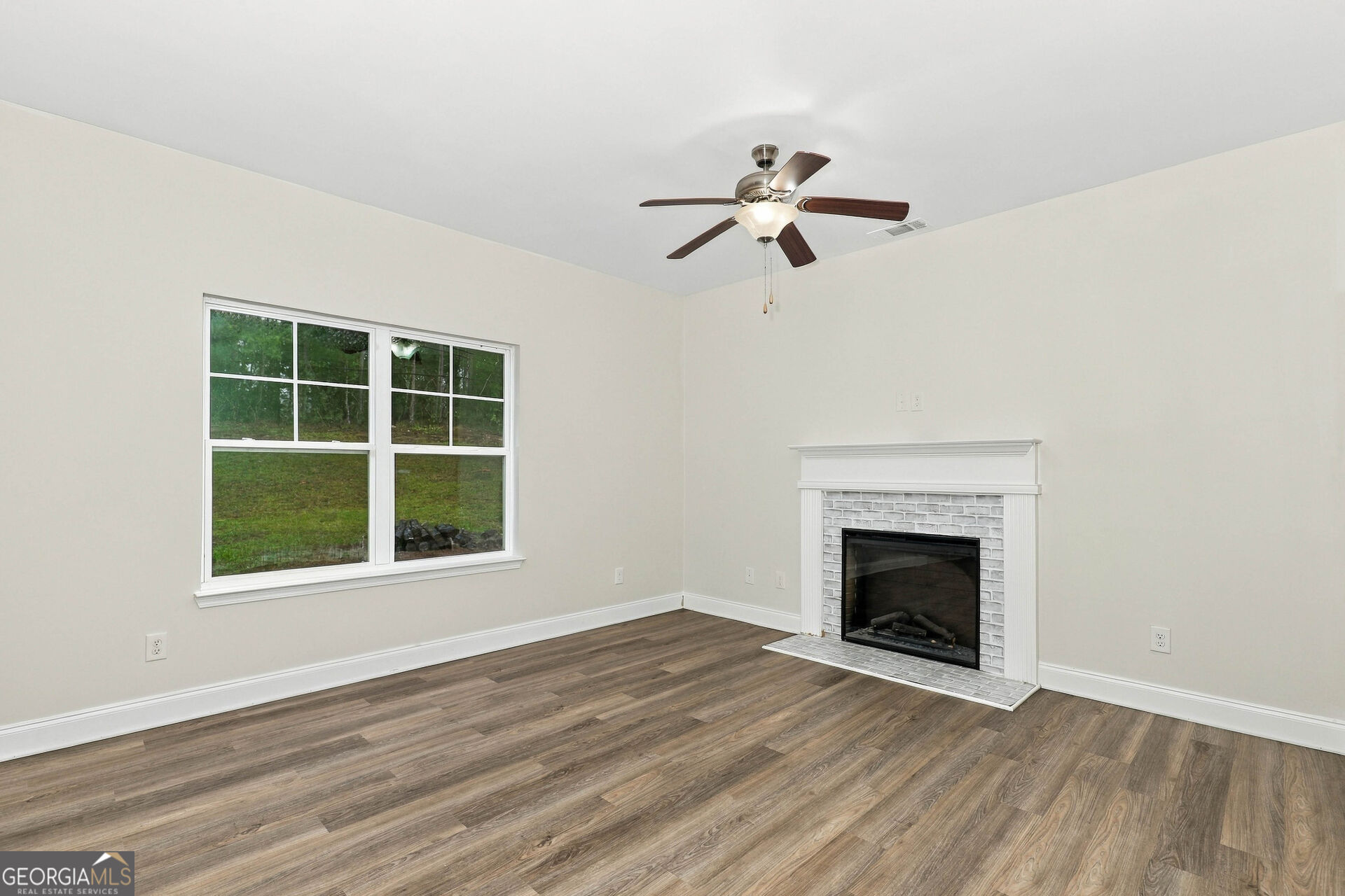 210 Glenview Trail Property Photo 3