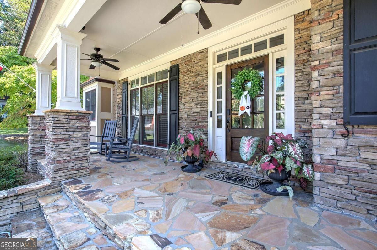 622 West Avenue Property Photo 5