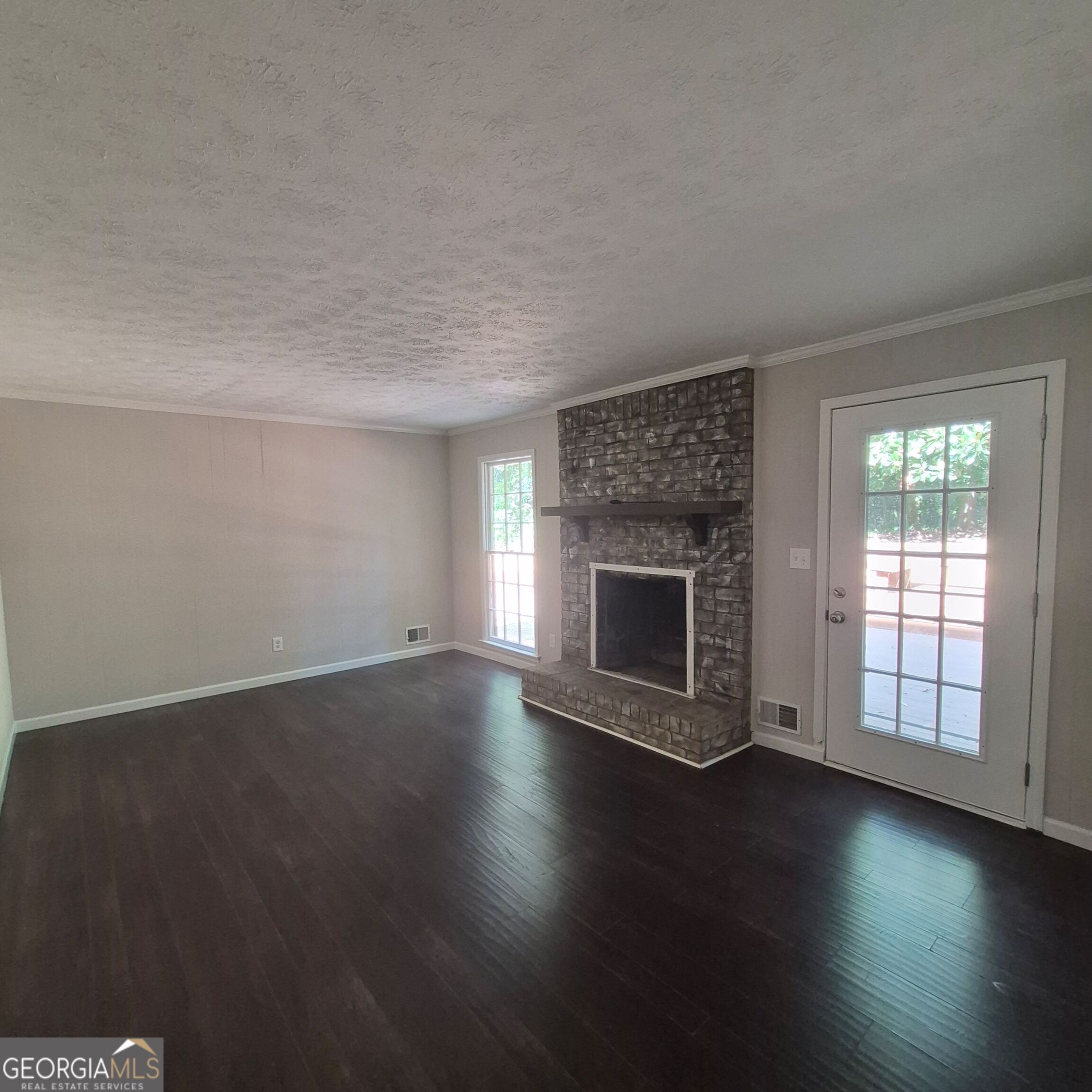 2201 Brookfield Circle Property Photo 3