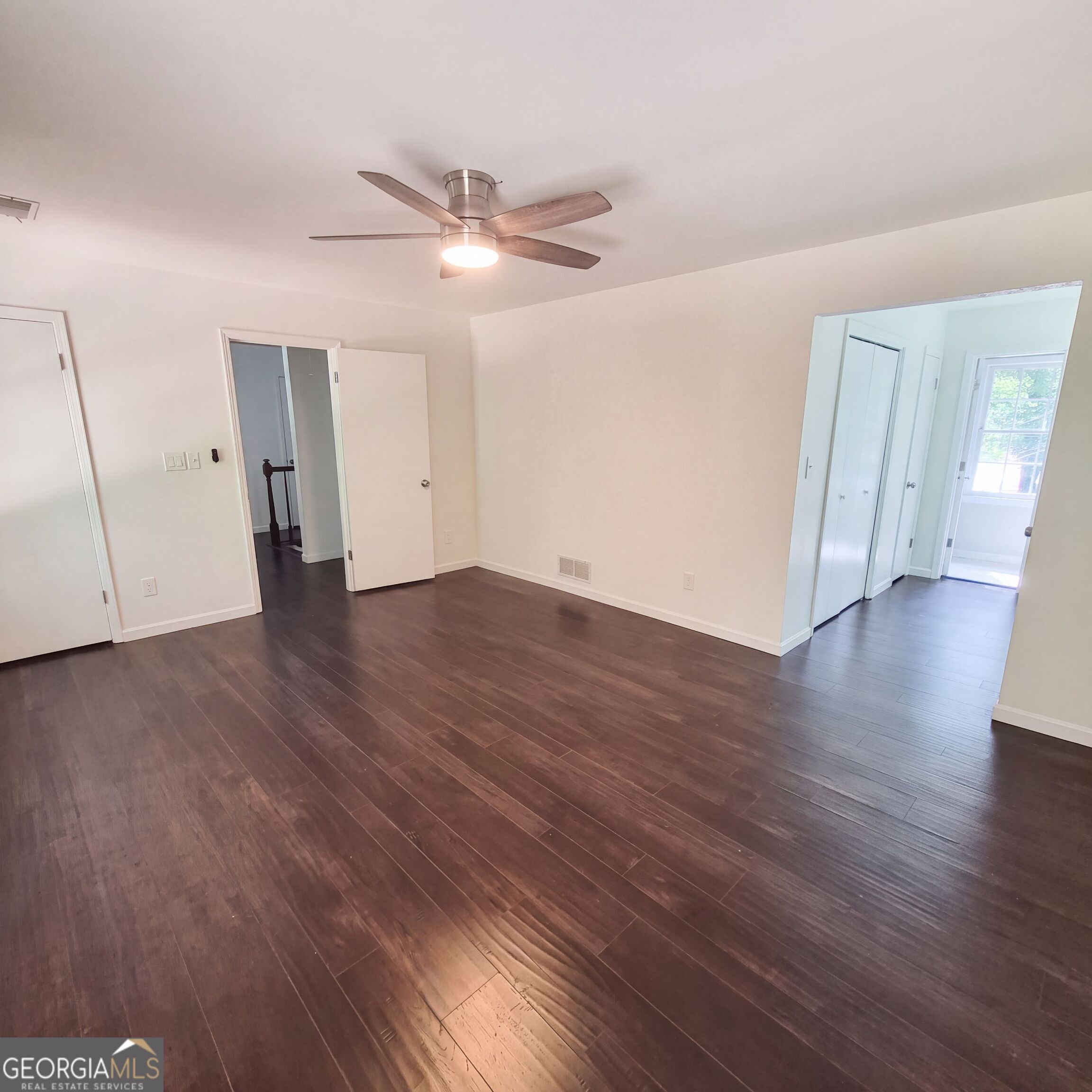 2201 Brookfield Circle Property Photo 4