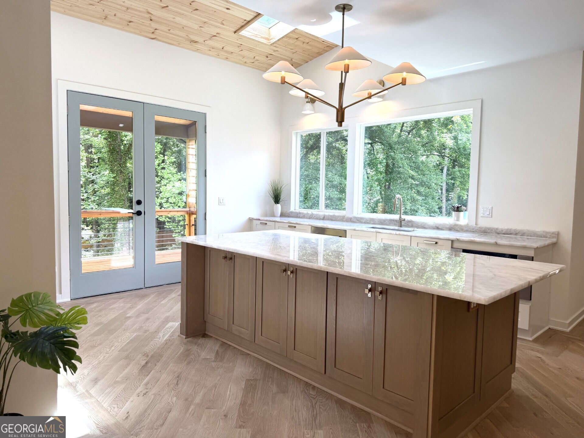 1202 Thomas Road Property Photo 15