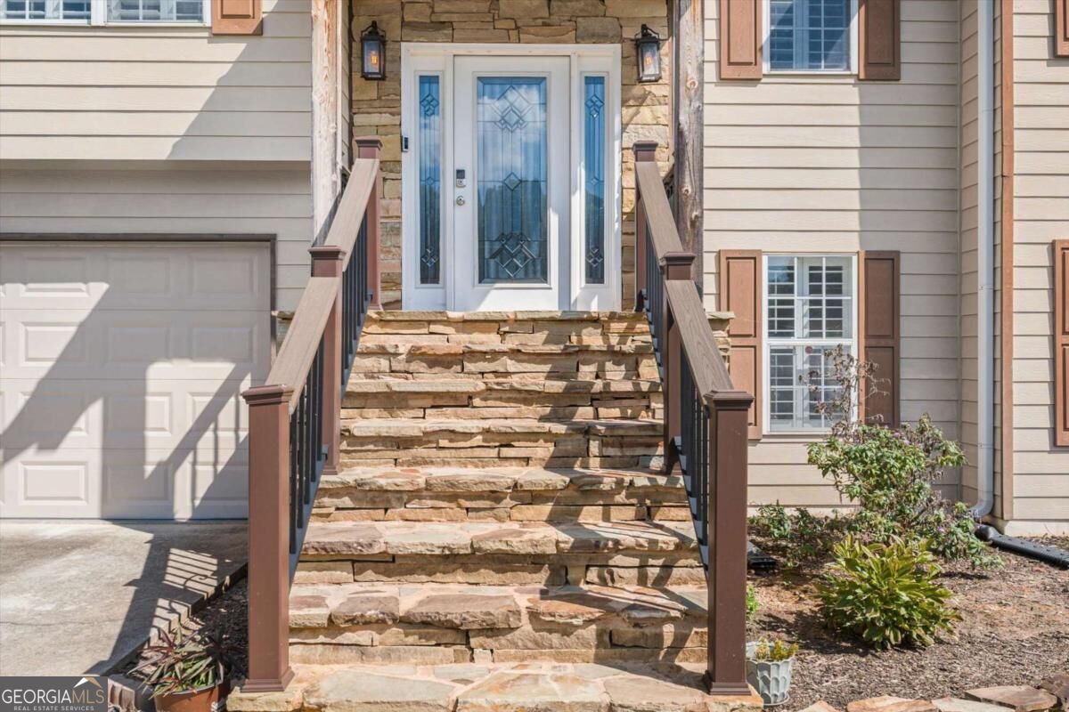 448 Summer Creek Drive Property Photo 4