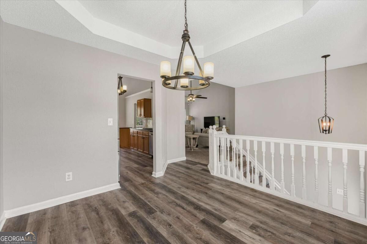 448 Summer Creek Drive Property Photo 8