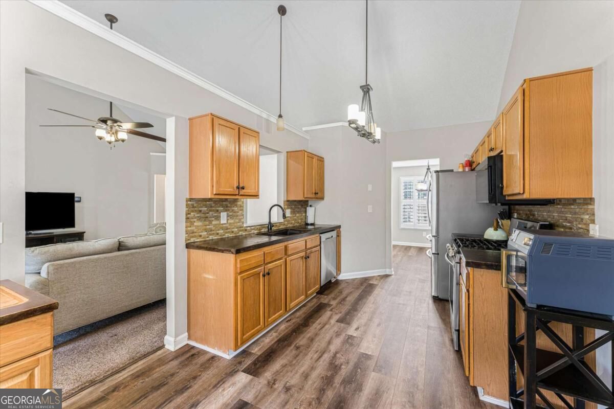 448 Summer Creek Drive Property Photo 11