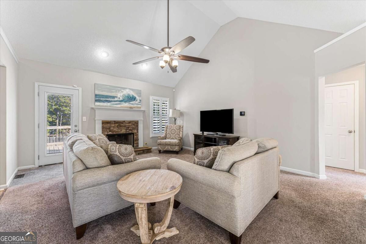 448 Summer Creek Drive Property Photo 15