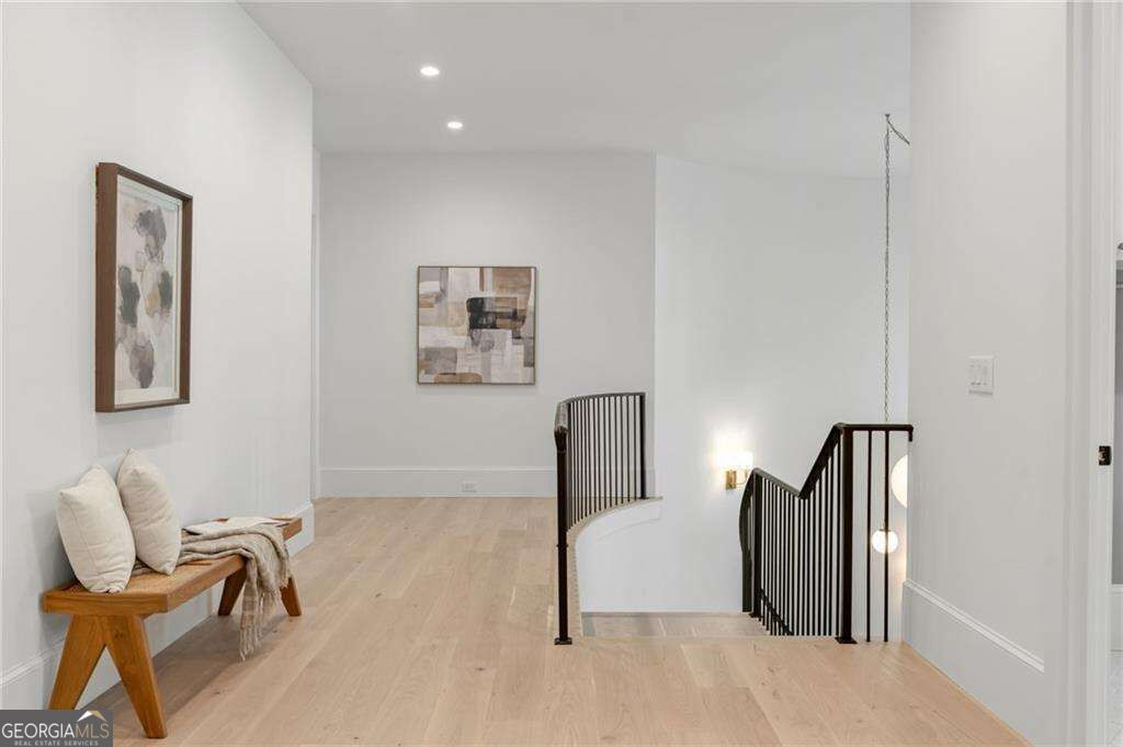 2896 Cravenridge Drive Ne Property Photo 31