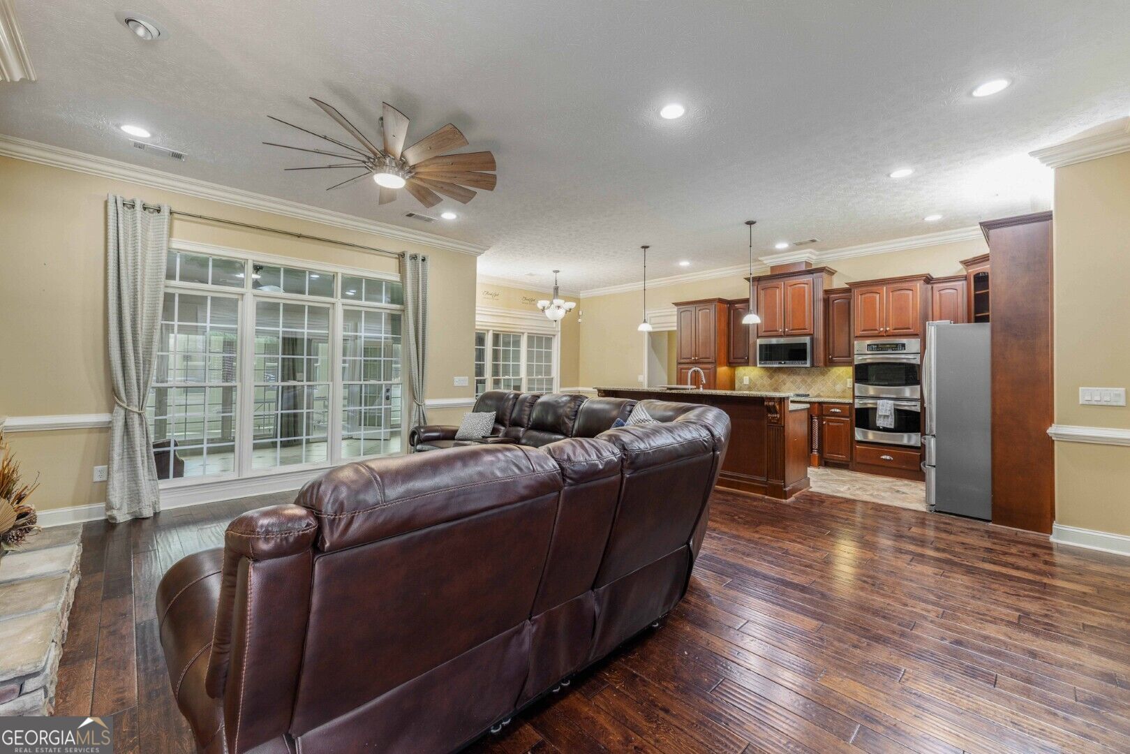 8013 Imperial Court Property Photo 10