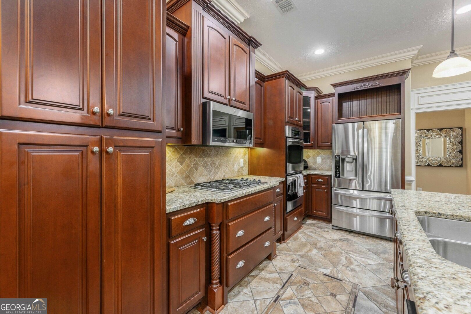 8013 Imperial Court Property Photo 18