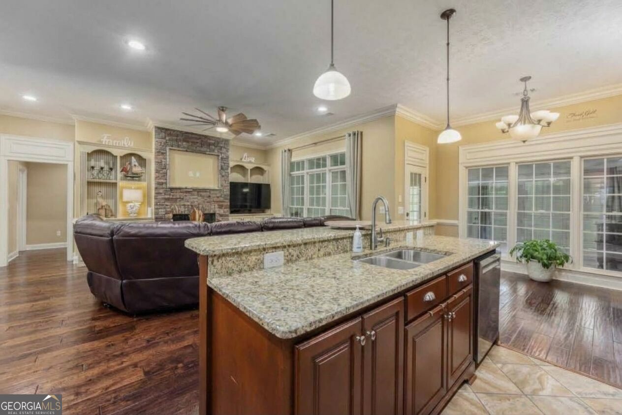 8013 Imperial Court Property Photo 19