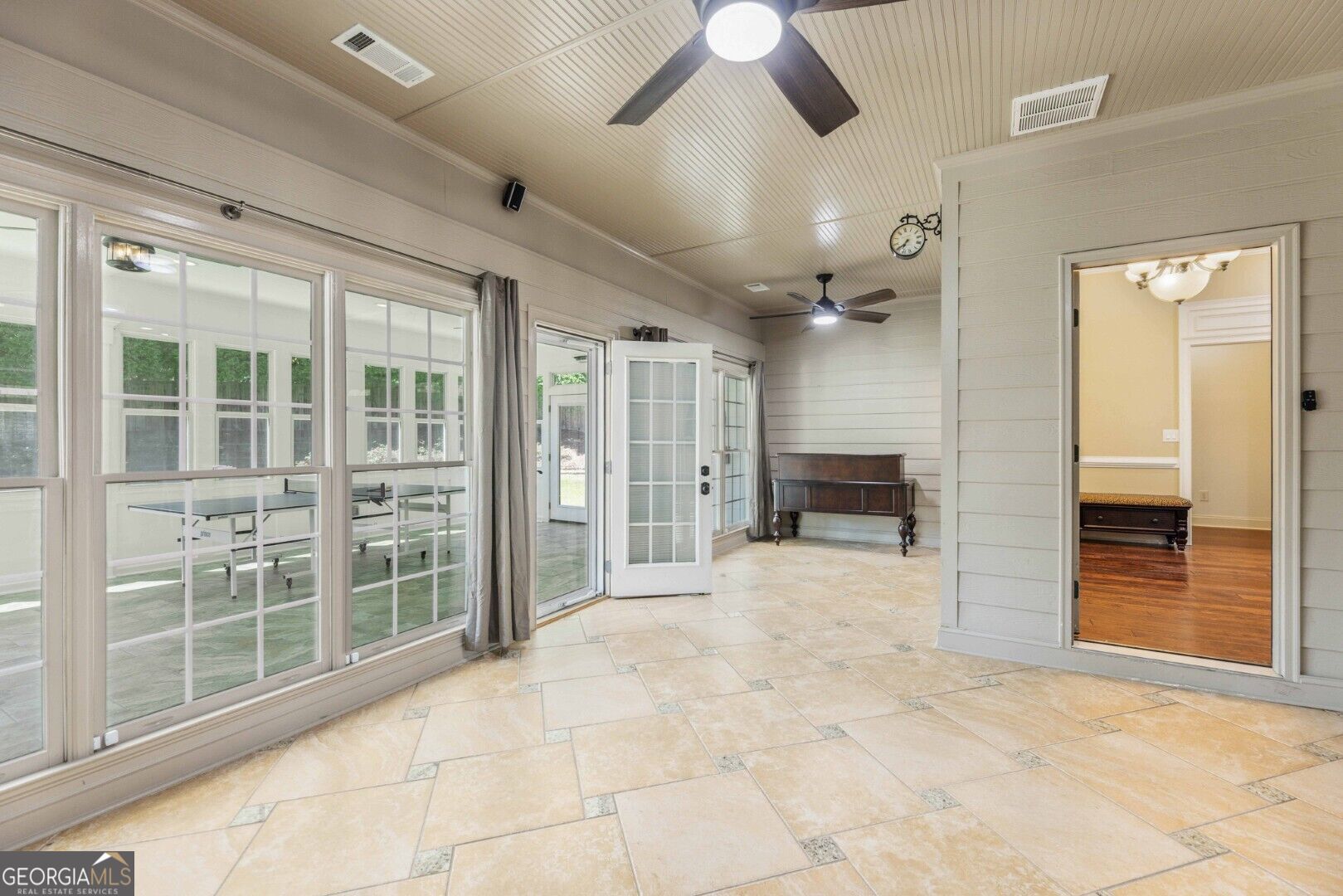 8013 Imperial Court Property Photo 20