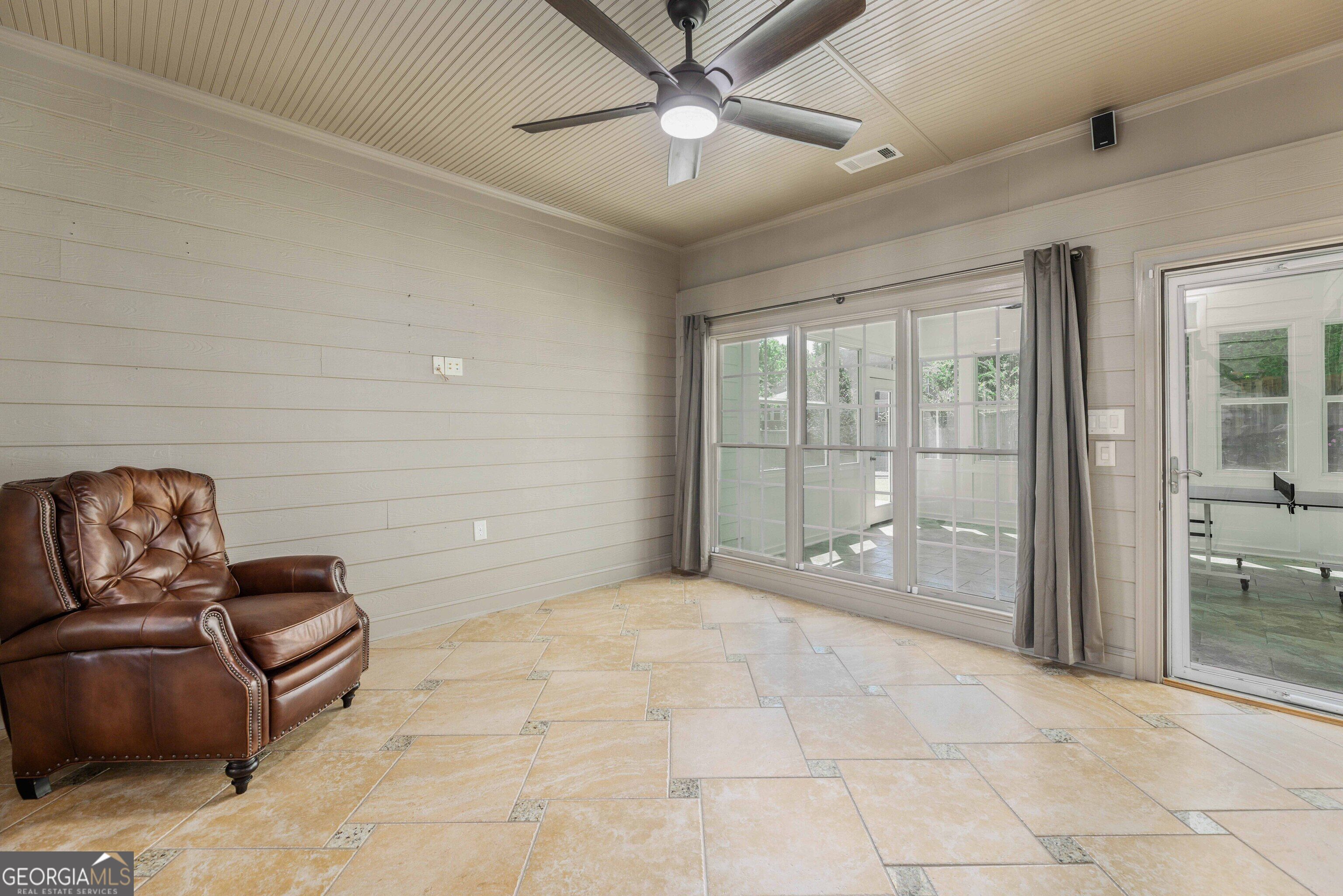 8013 Imperial Court Property Photo 21