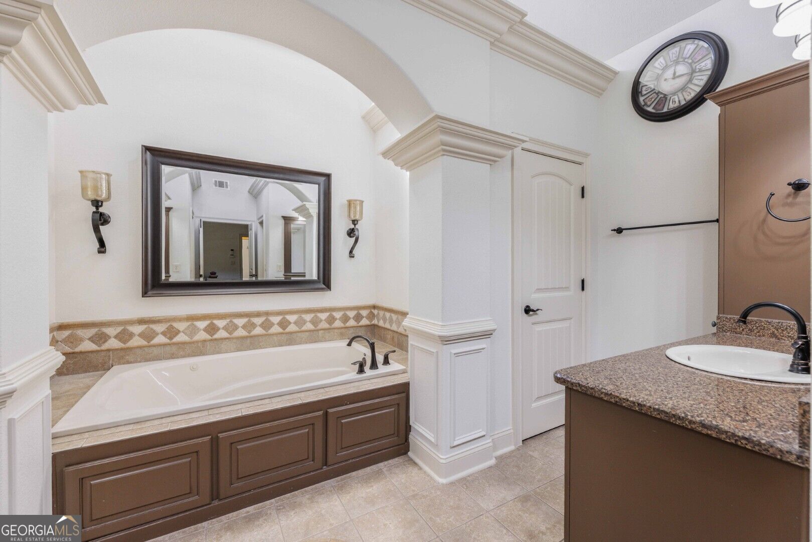 8013 Imperial Court Property Photo 25